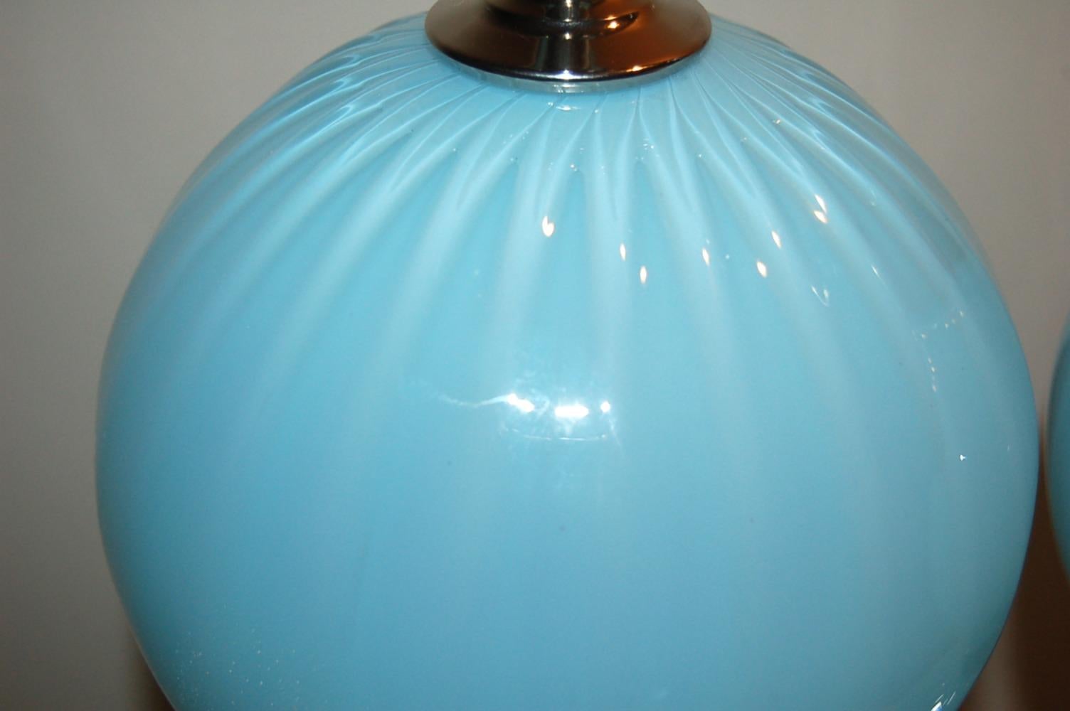XXIe siècle et contemporain Joe Cariati Lampe de table en verre soufflé à la main Bleu en vente