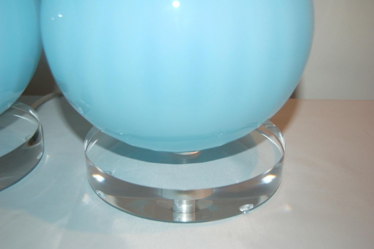 Joe Cariati Lampe de table en verre soufflé à la main Bleu en vente 1