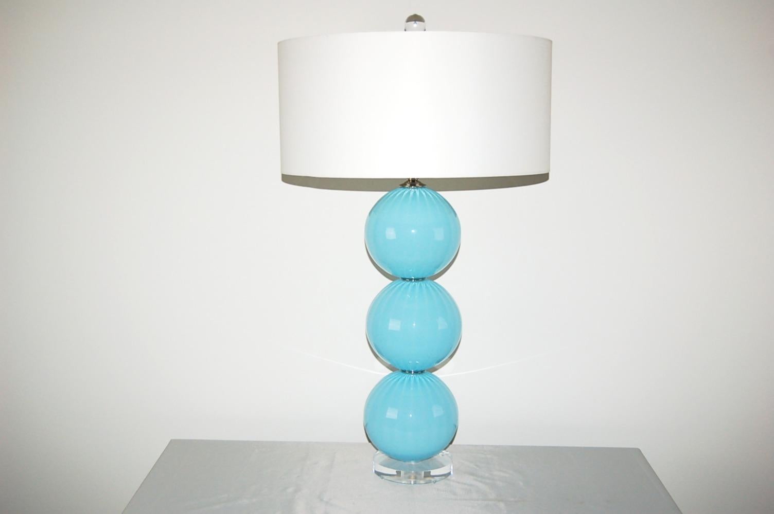 Joe Cariati Lampe de table en verre soufflé à la main Bleu en vente 2