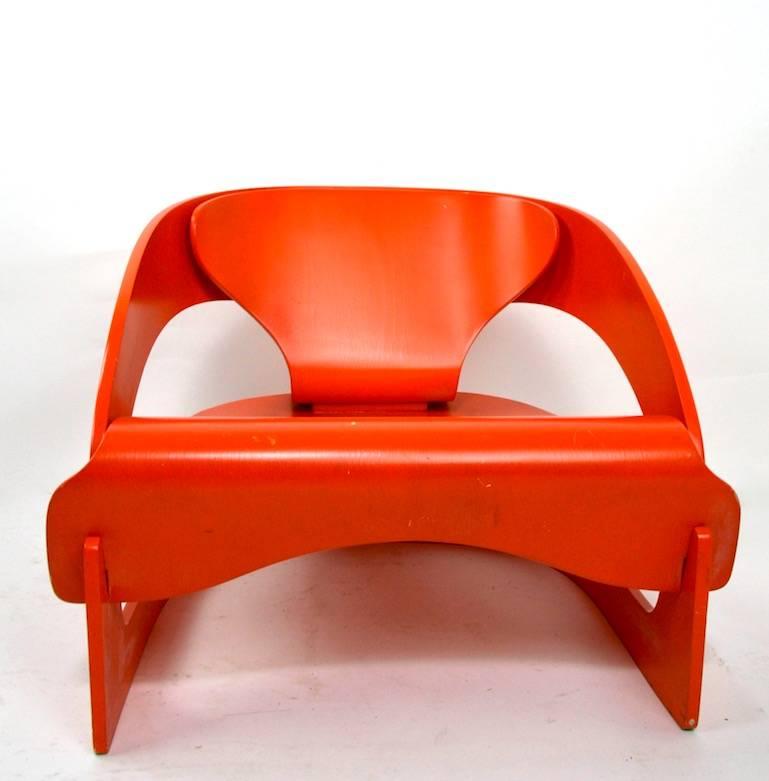 Very nice example of the Classic Colombo Interlocking Plywood 4801 for Kartell designed 1963. This example is in very good, original condition, showing only light cosmetic wear, normal and consistent with age. Designed by Joe Colombo for Kartell,