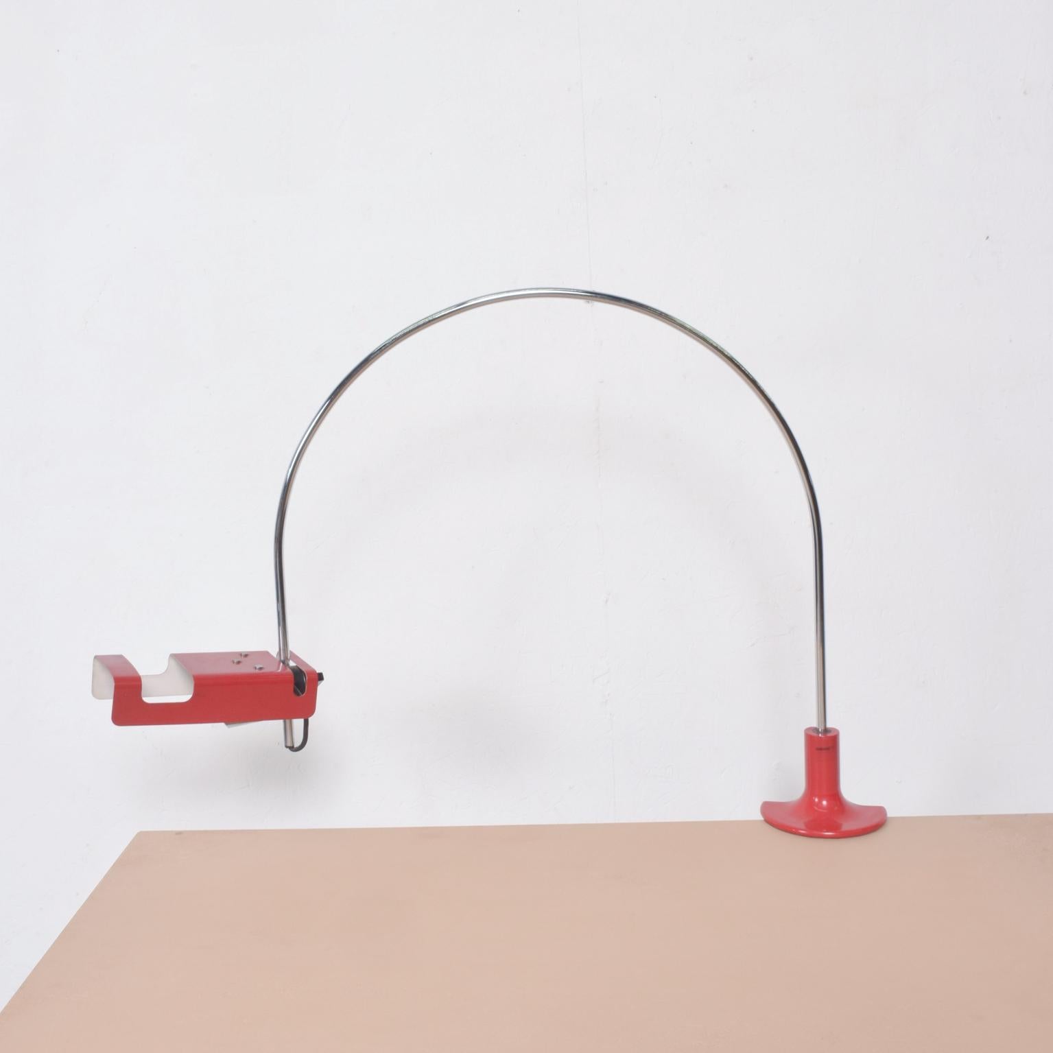 Joe Colombo Spider Desk Task Lamp Adjustable in Arched Red Italy 1960s In Good Condition In Chula Vista, CA