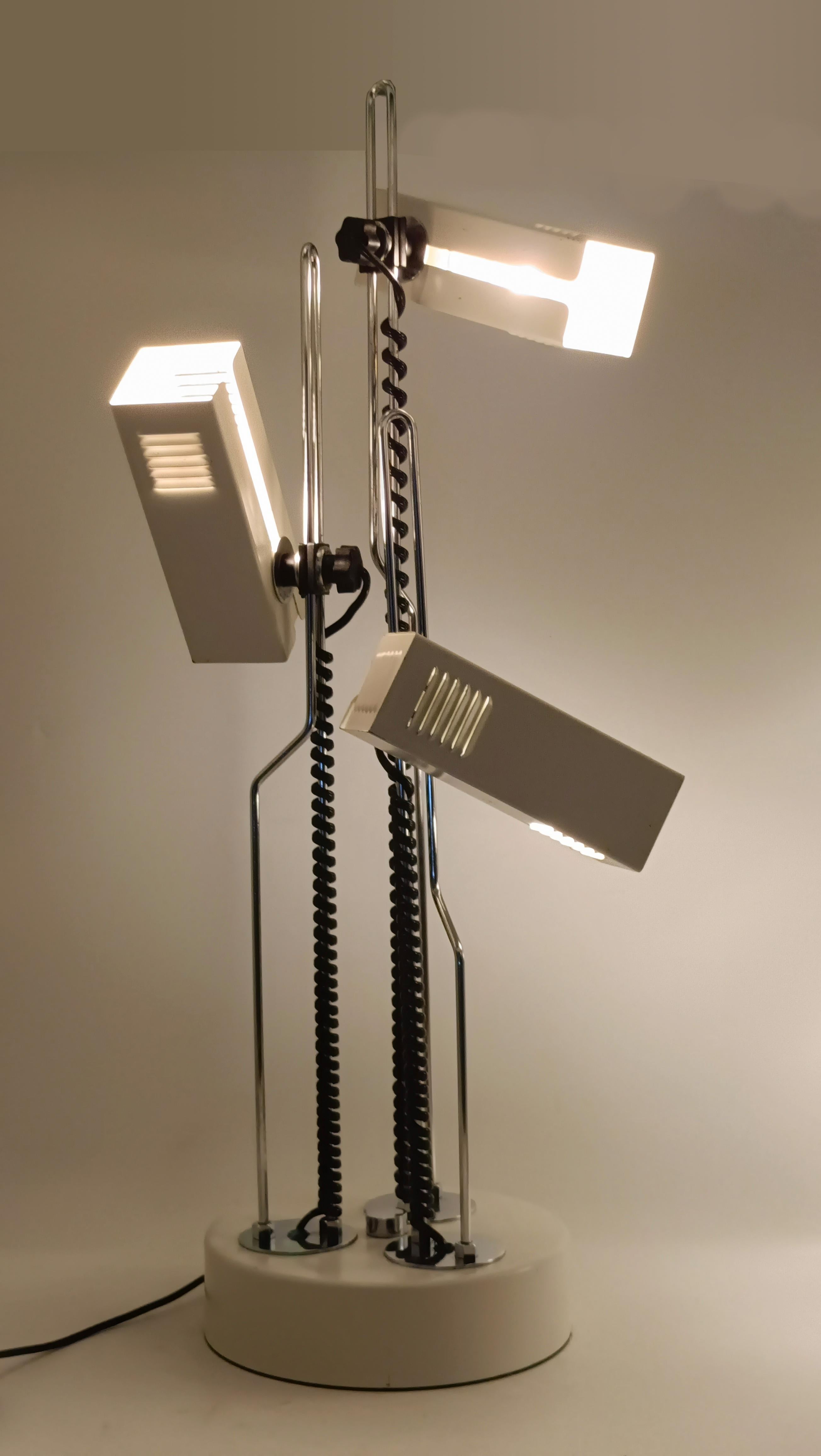 Joe Colombo Attrib. Table Lamp with 3 Adjustable Lights, Italy 1970s For Sale 3