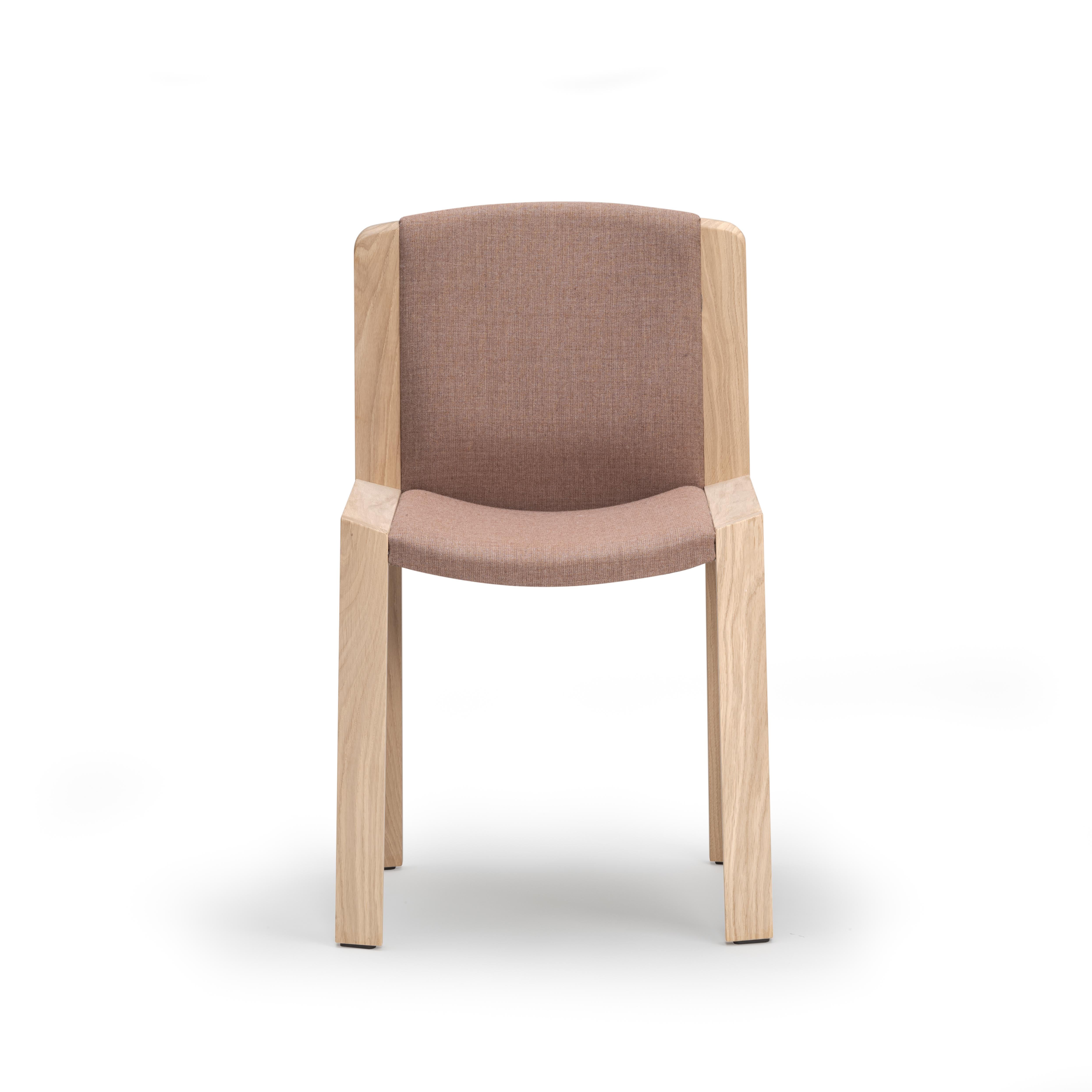 Silla Joe Colombo 300  para Karakter

Diseñada por el vanguardista diseñador italiano Joe Colombo, la Silla 300 es un bello ejemplo de su sensibilidad por el diseño funcional. El asiento y el respaldo tapizados y suavemente curvados dentro de un