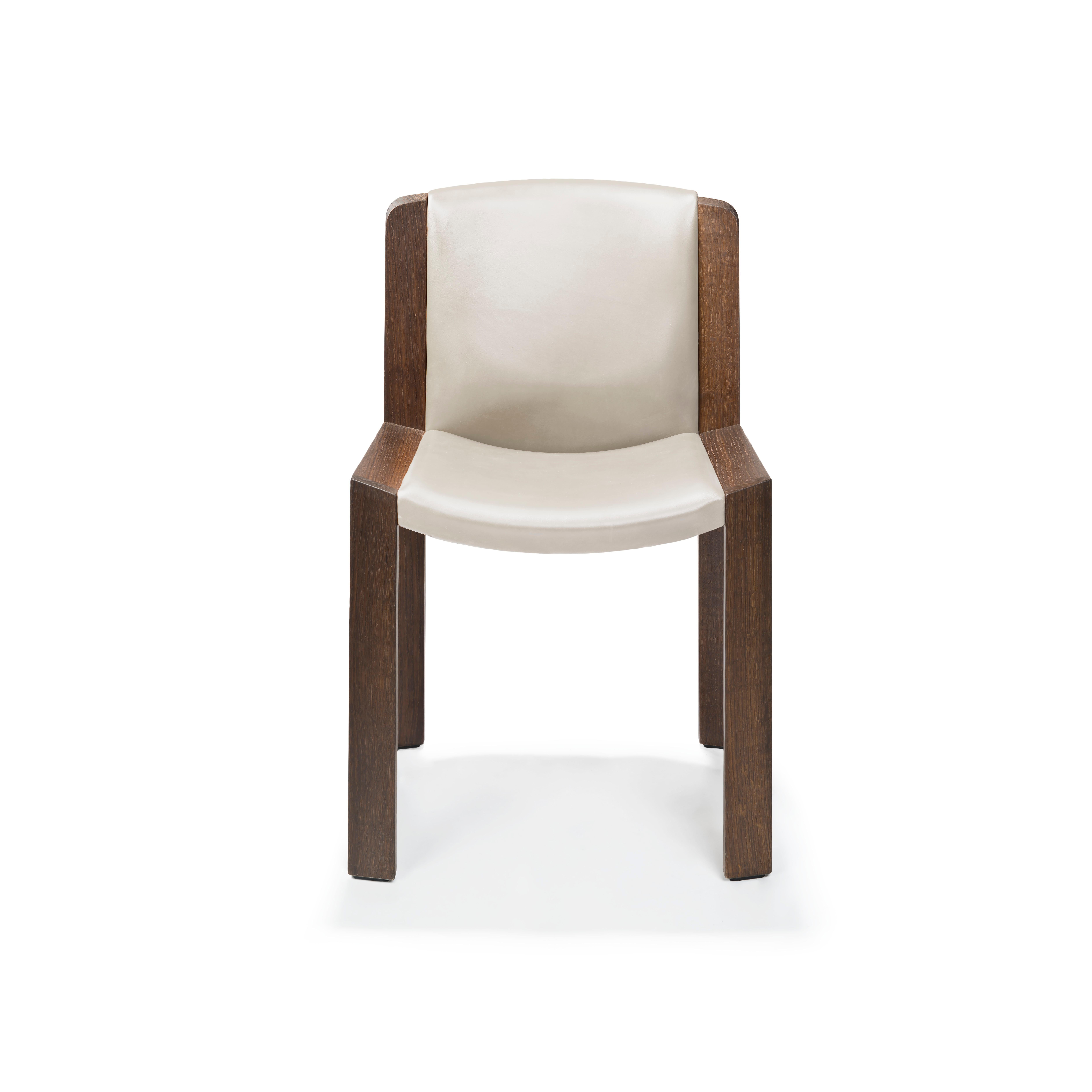 Joe Colombo Stuhl 300  für Karakter

Der von dem zukunftsorientierten italienischen Designer Joe Colombo entworfene Stuhl 300 ist ein wunderschönes Beispiel für sein funktionales Designverständnis. Sitz und Rückenlehne sind gepolstert und sanft