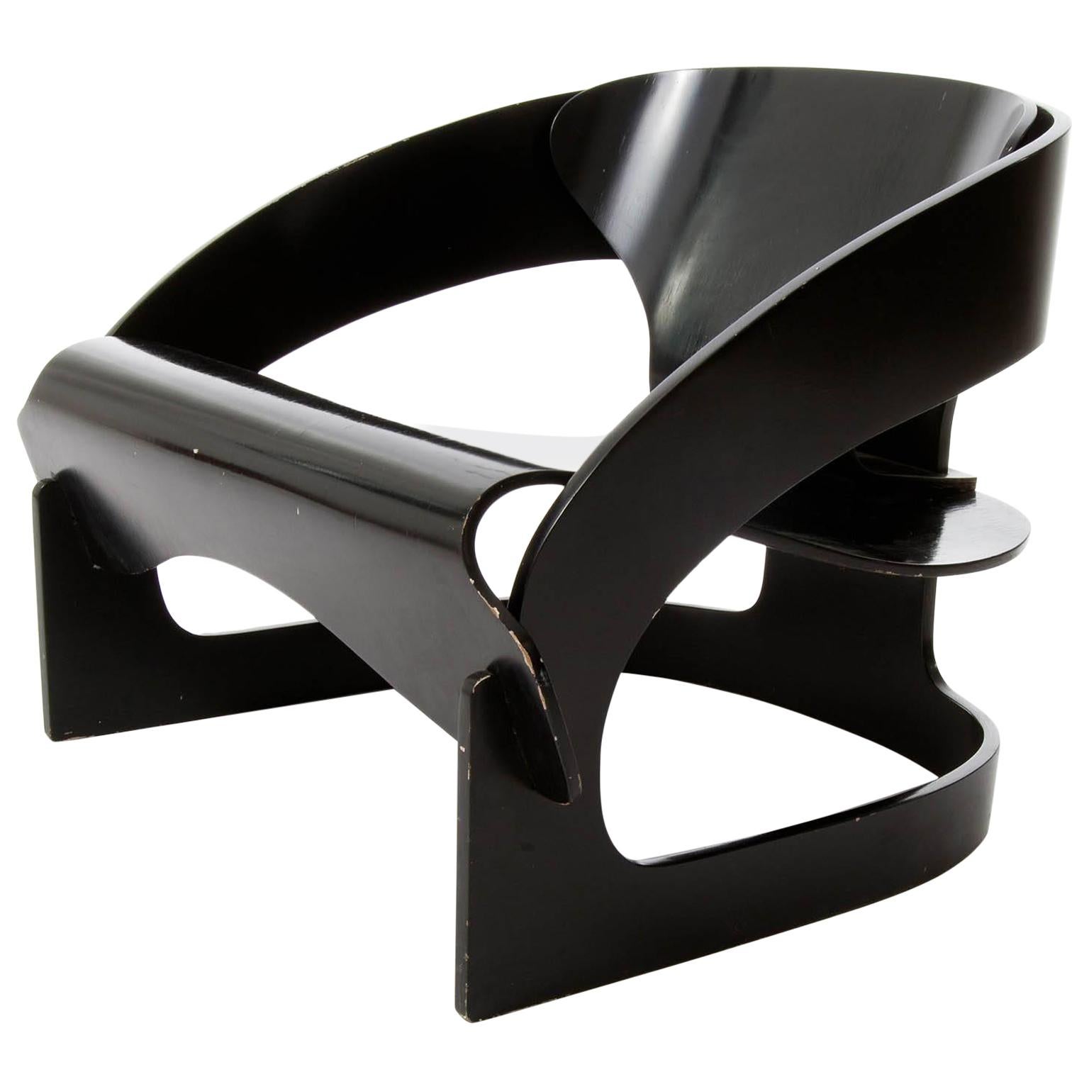 Chaise Joe Colombo No. 4801, contreplaqué noir, Kartell, Italie, années 1960, une de deux
