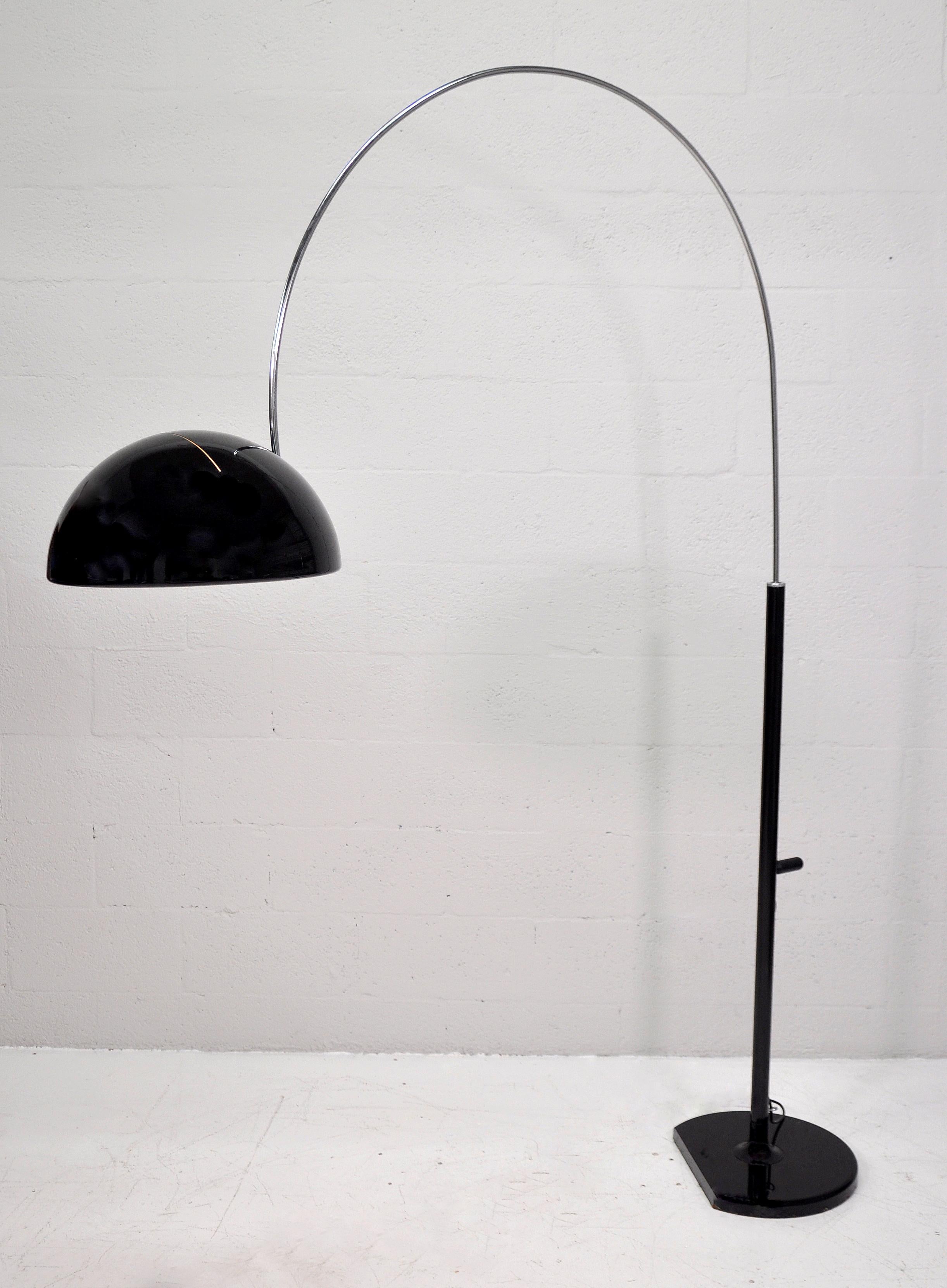 Contemporary Joe Colombo Coupé 3320 Floor Lamp by Oluce, Black For Sale