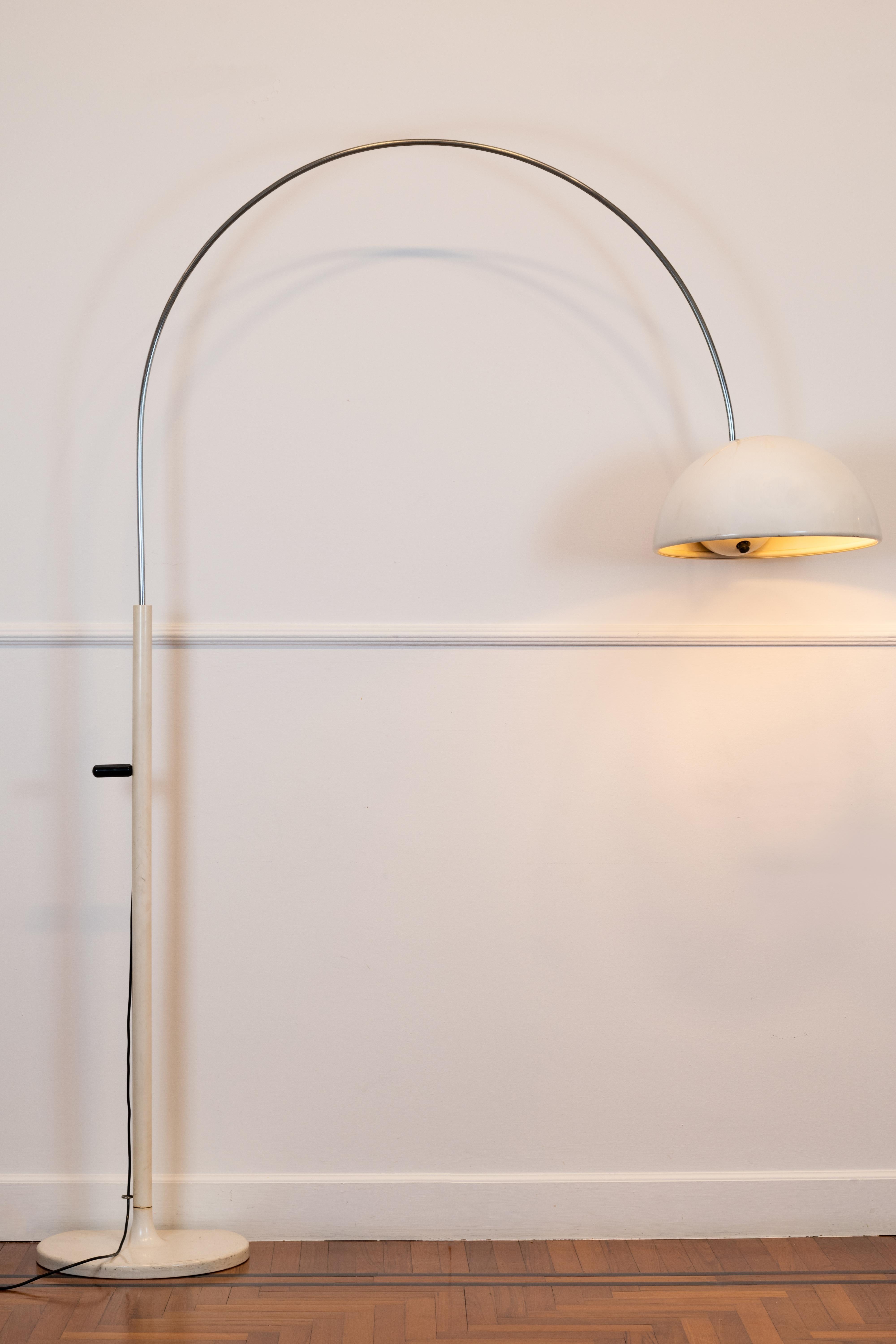 Mid-20th Century Joe Colombo Coupè Floor Lamp in White Lacquered Metal by Oluce 1967 Italy