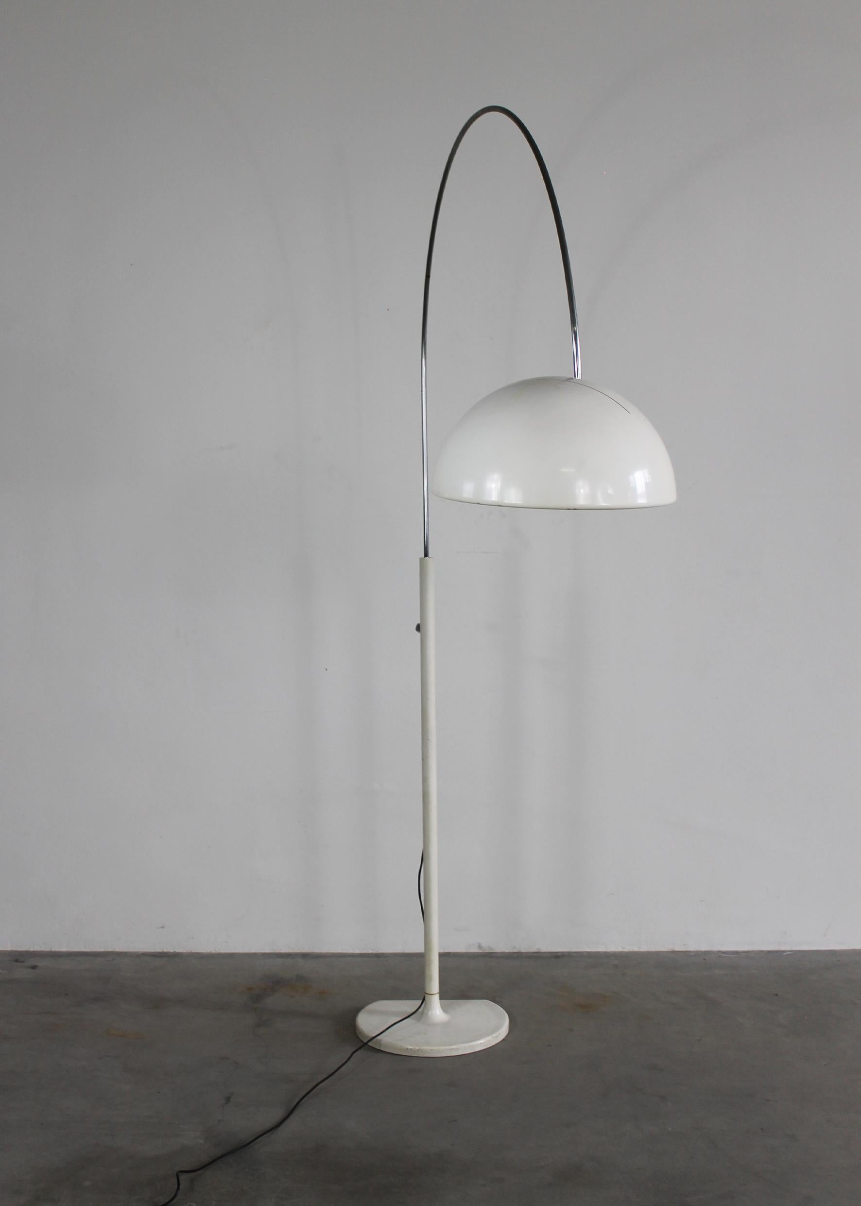 Italian Joe Colombo Coupè Floor Lamp in White Lacquered Metal by Oluce 1967 Italy