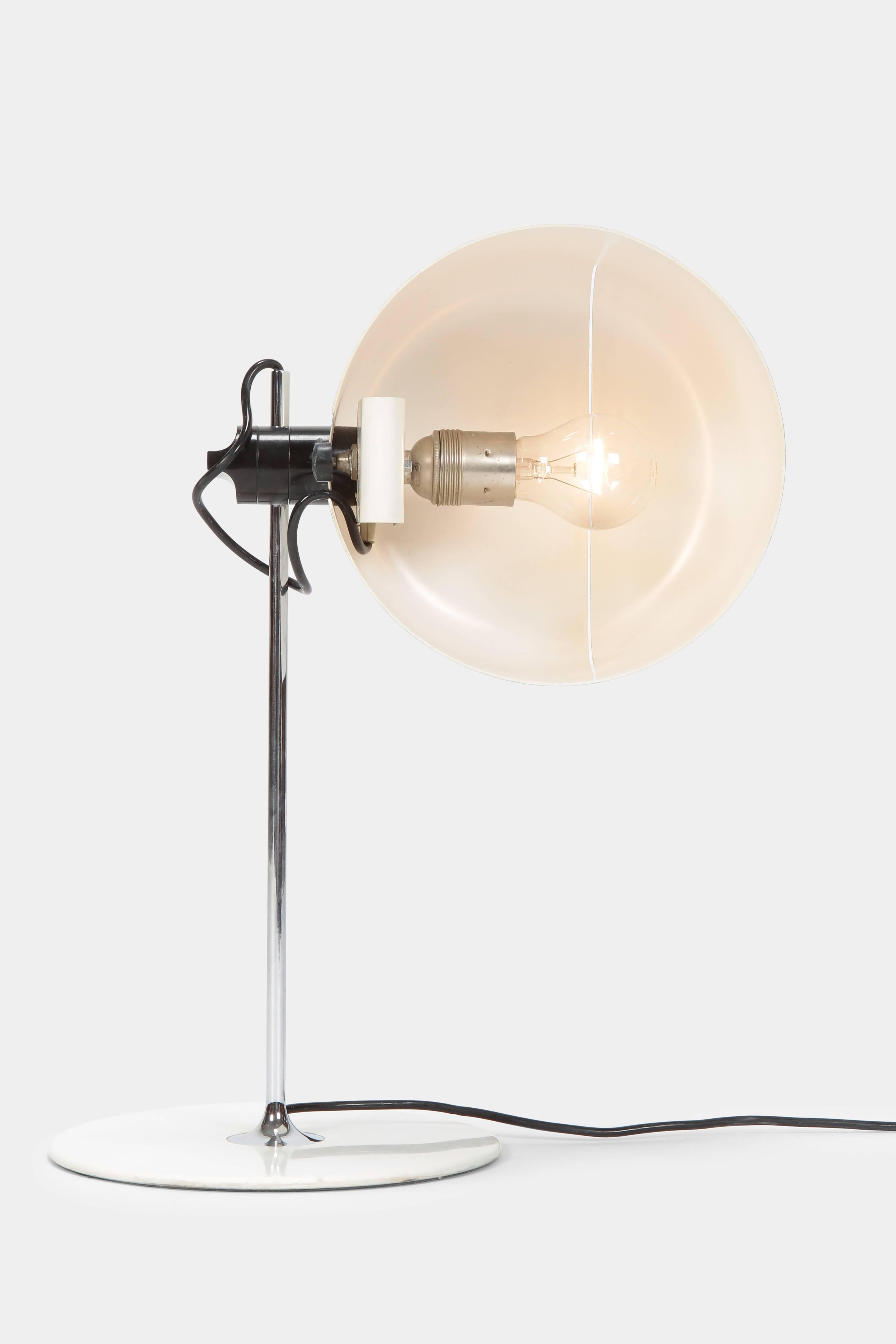 Joe Colombo “Coupe” Table Lamp O-Luce, 1960s For Sale 1