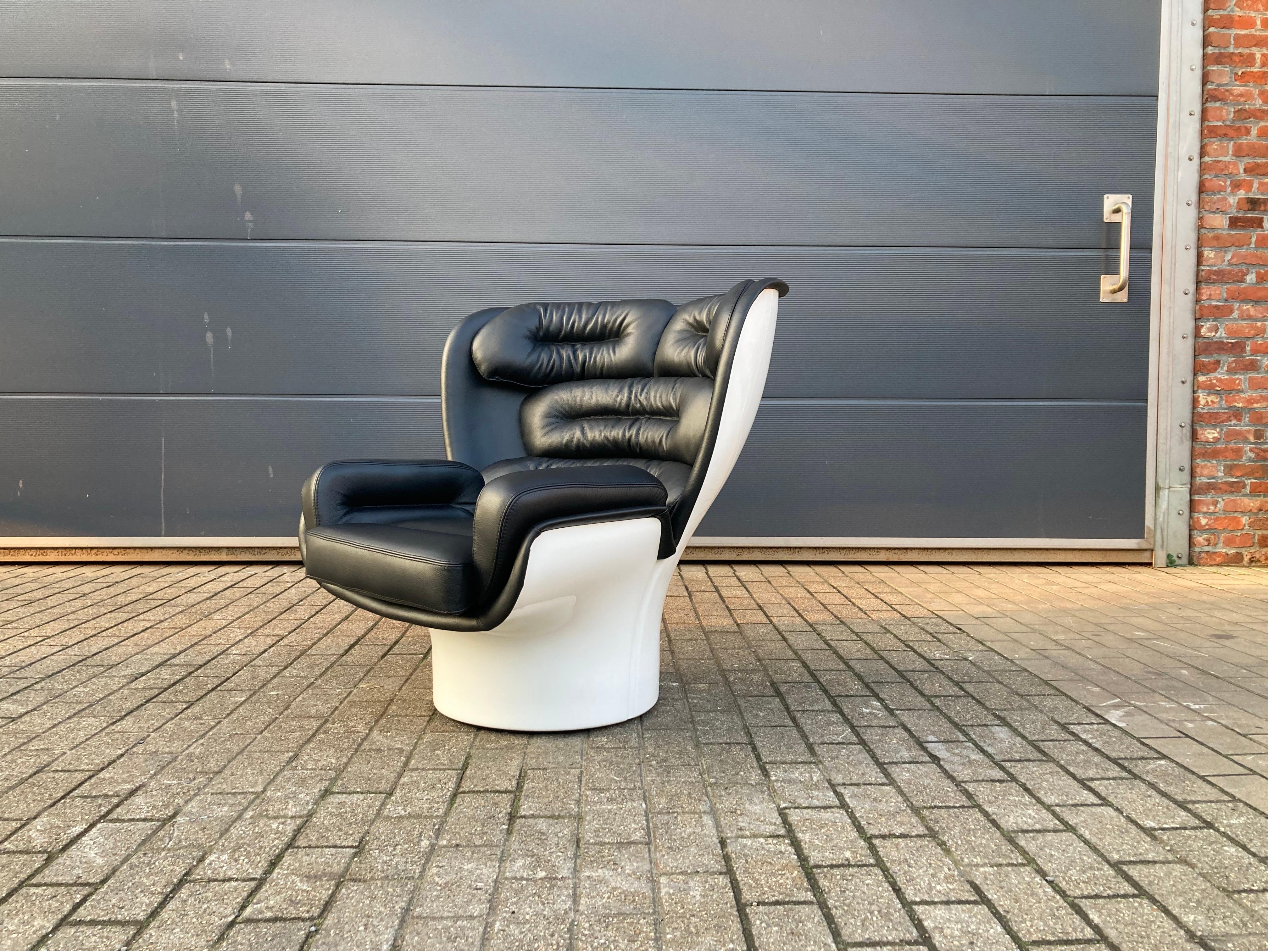 Joe Colombo Elda Chair, Black Leather, White Fiberglass Shell For Sale 9