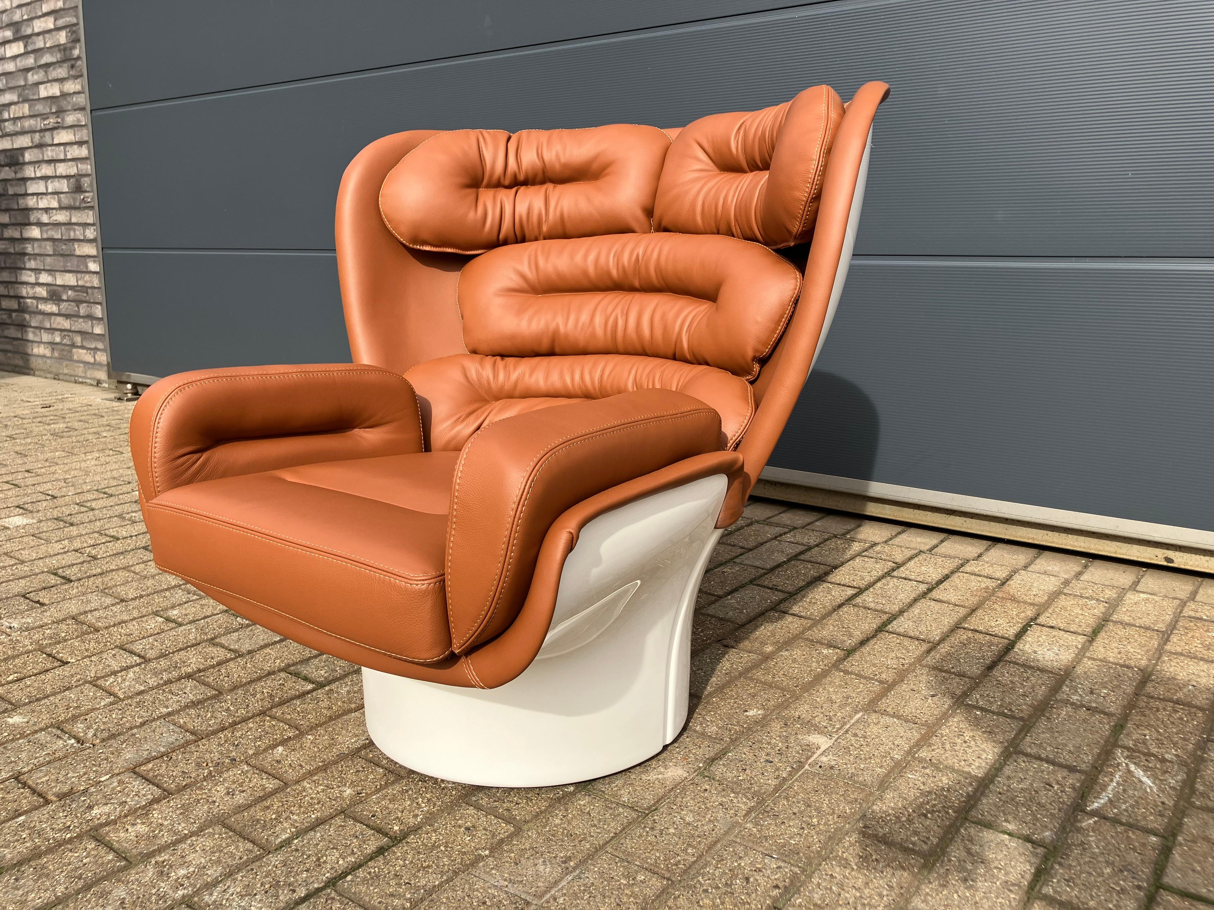 In impeccable NEW condition!

Iconic Space Age classics: Elda Chair by Joe Colombo (1963- Italy).
360 degree rotatable base (swivel).

With certificate of authenticity and warranty!

Cognac leather with a beautiful grain of the highest