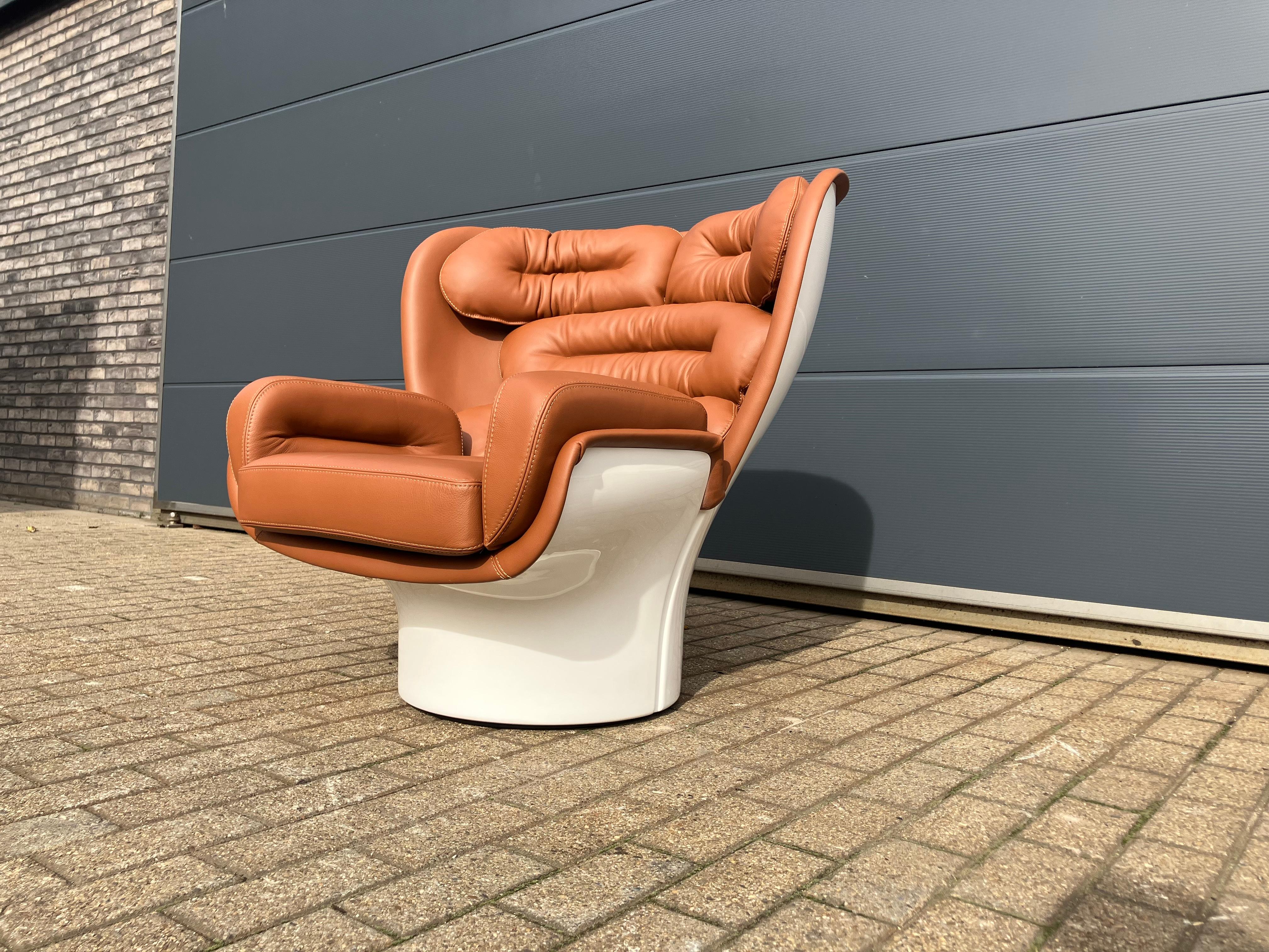 Space Age Joe Colombo Elda chair Cognac leather, White shell For Sale
