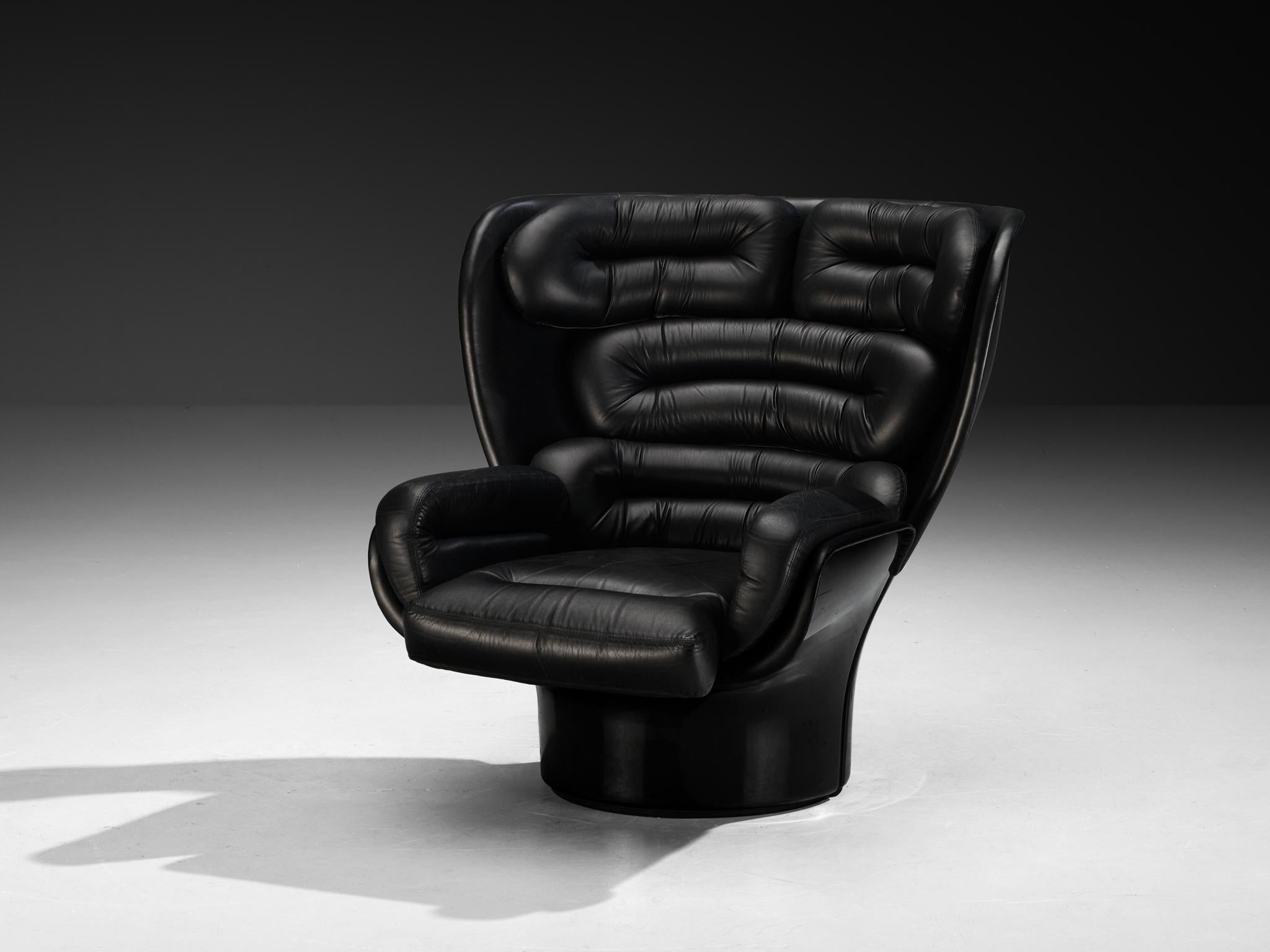 Joe Colombo for Comfort, chaise longue 'Elda', fibre de verre, cuir, Italie, design 1963

La chaise Elda est l'une des créations les plus connues du designer italien Joe Colombo. Cette chaise longue est l'un des premiers designs utilisant en grande