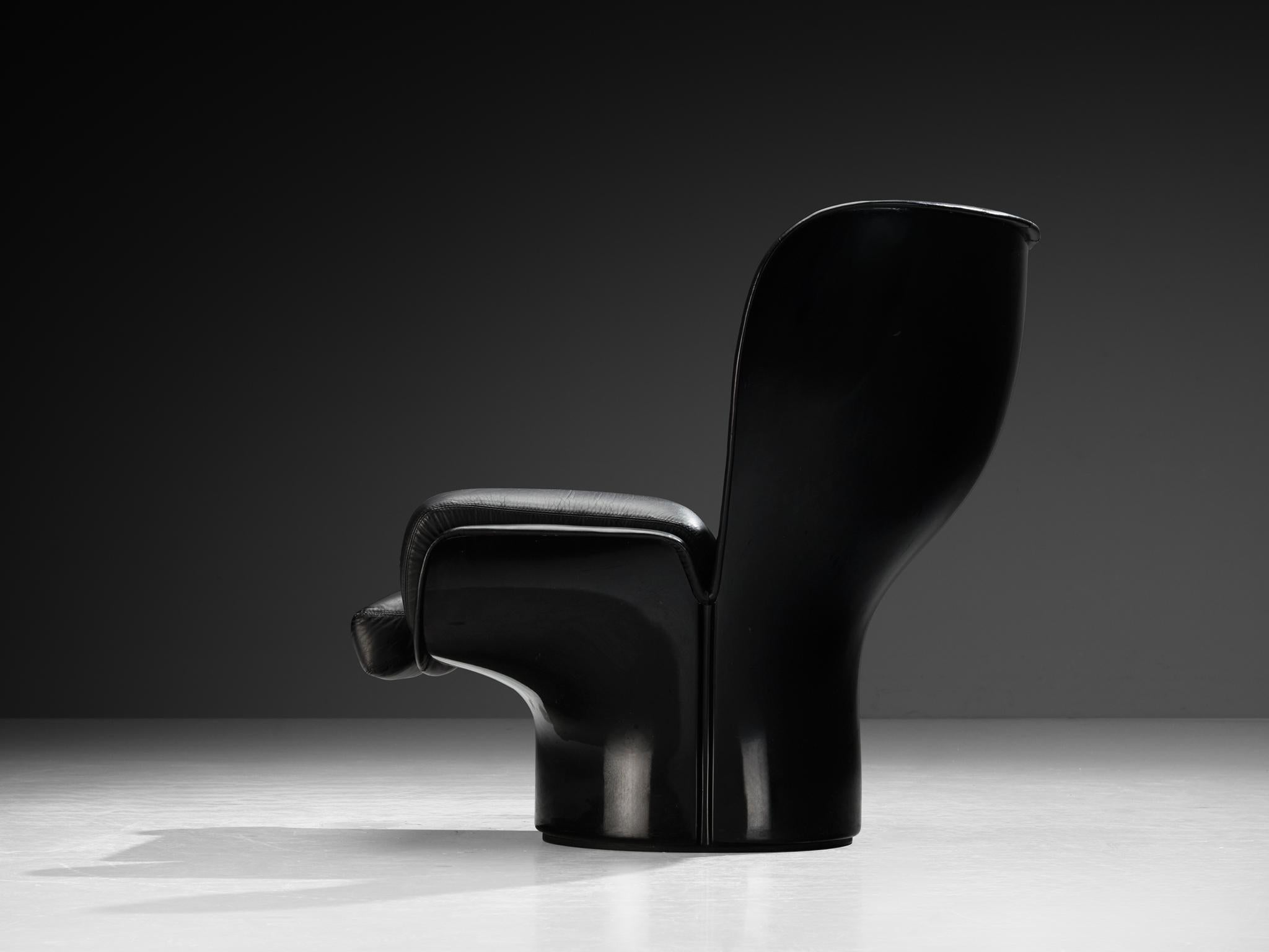 italien Chaise longue 'Elda' de Joe Colombo en cuir noir et fibre de verre en vente