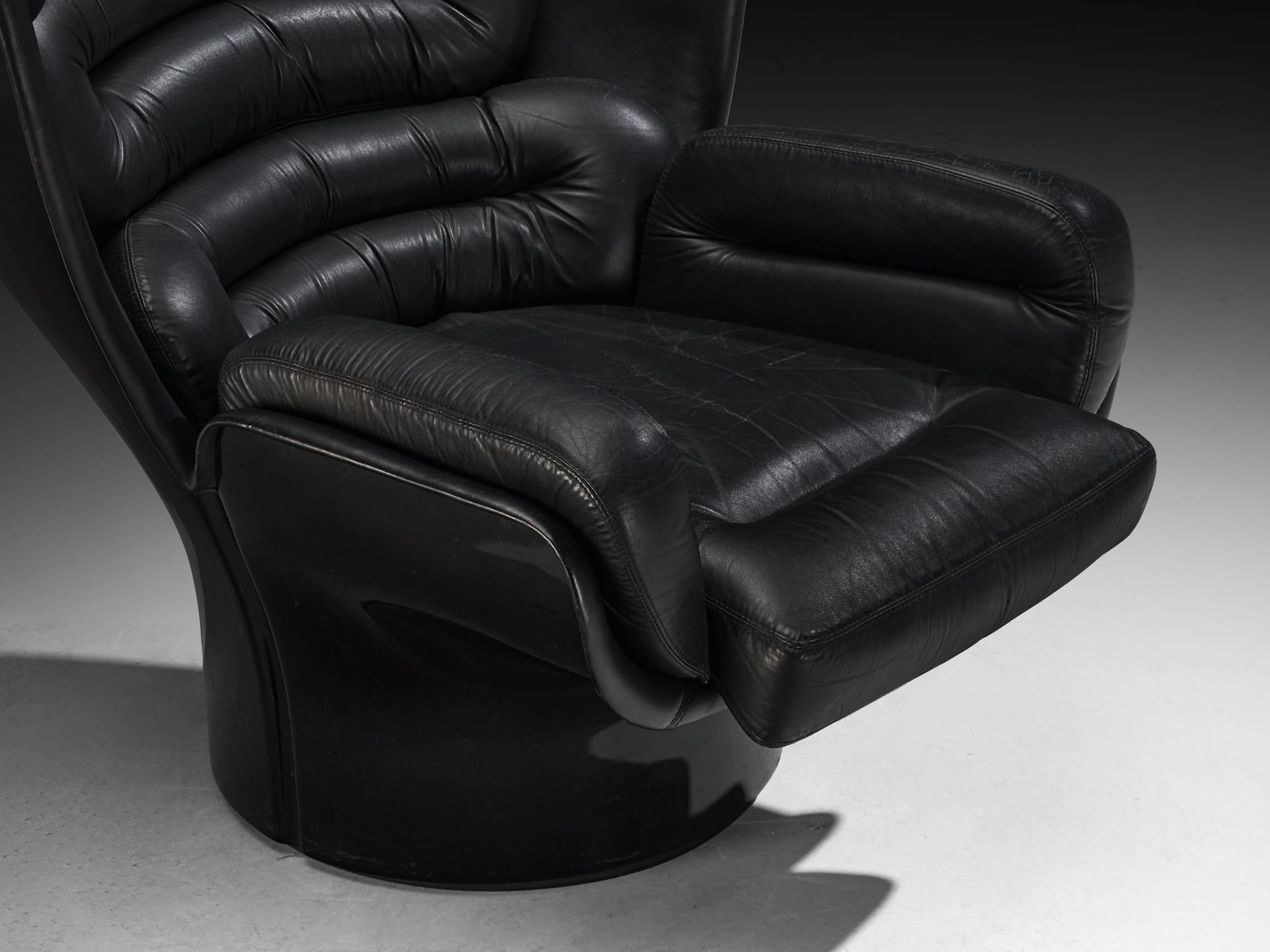 Chaise longue 'Elda' de Joe Colombo en cuir noir et fibre de verre Bon état - En vente à Waalwijk, NL
