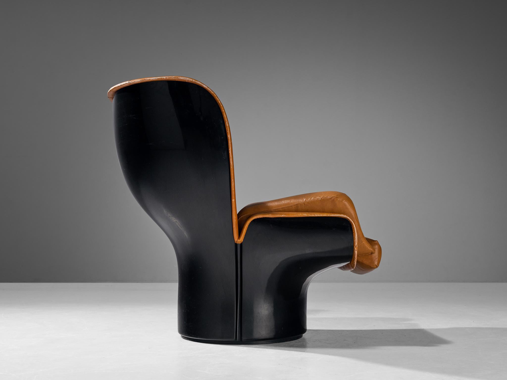 Mid-20th Century Joe Colombo ‘Elda’ Lounge Chair in Cognac Leather and Black Fiberglass For Sale