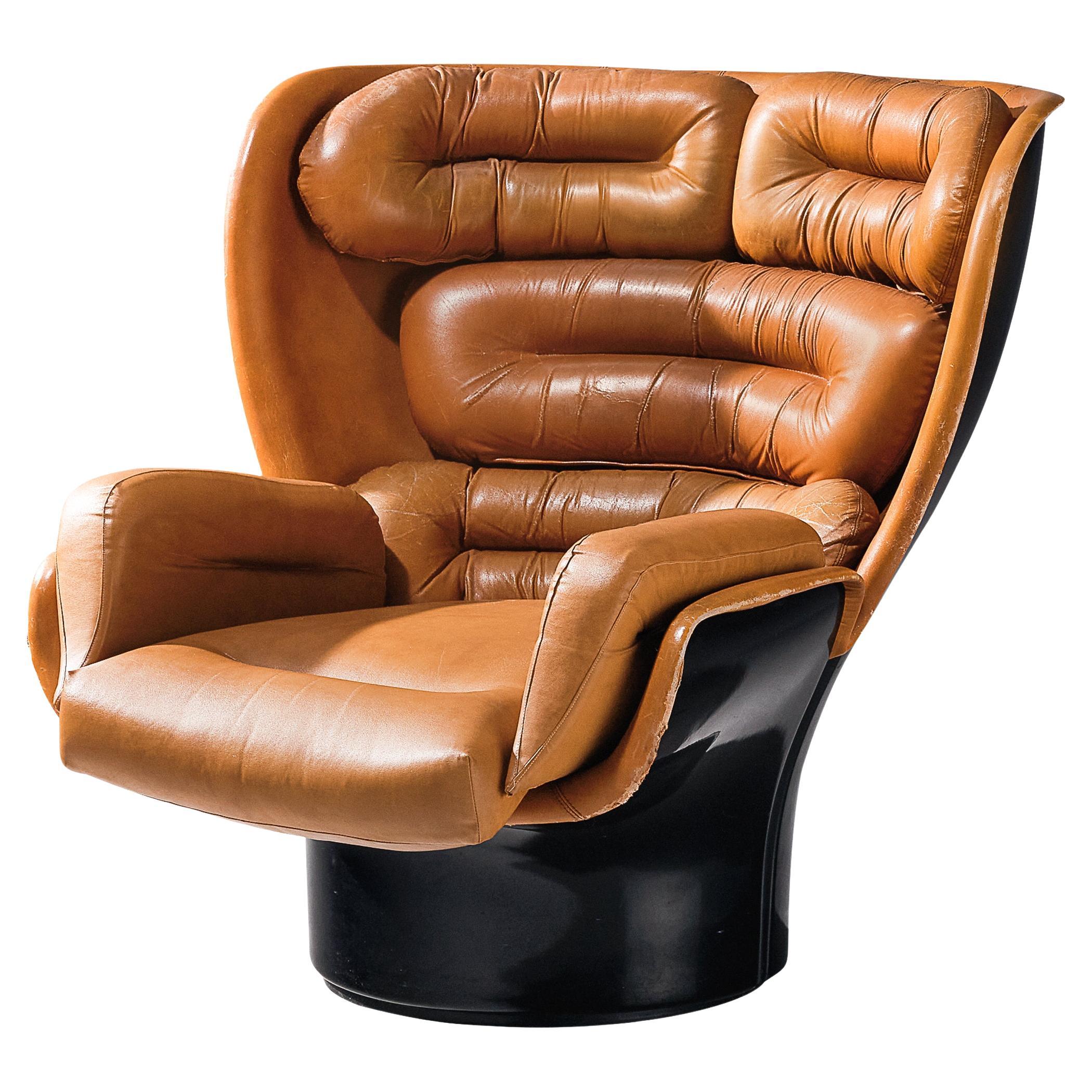 Joe Colombo ‘Elda’ Lounge Chair in Cognac Leather and Black Fiberglass For Sale