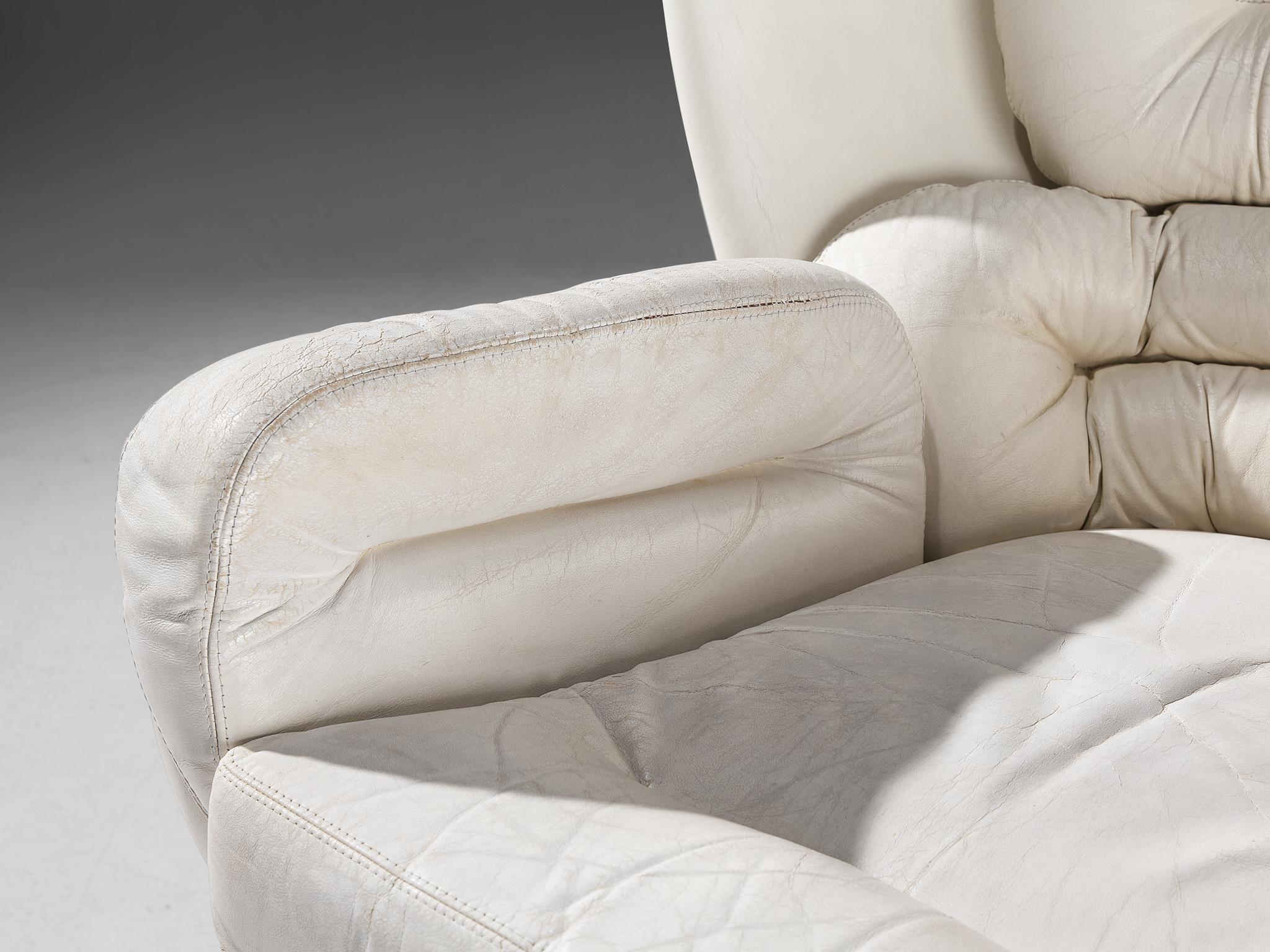 Joe Colombo 'Elda' Lounge Chair in White Leather and Fiberglass 1