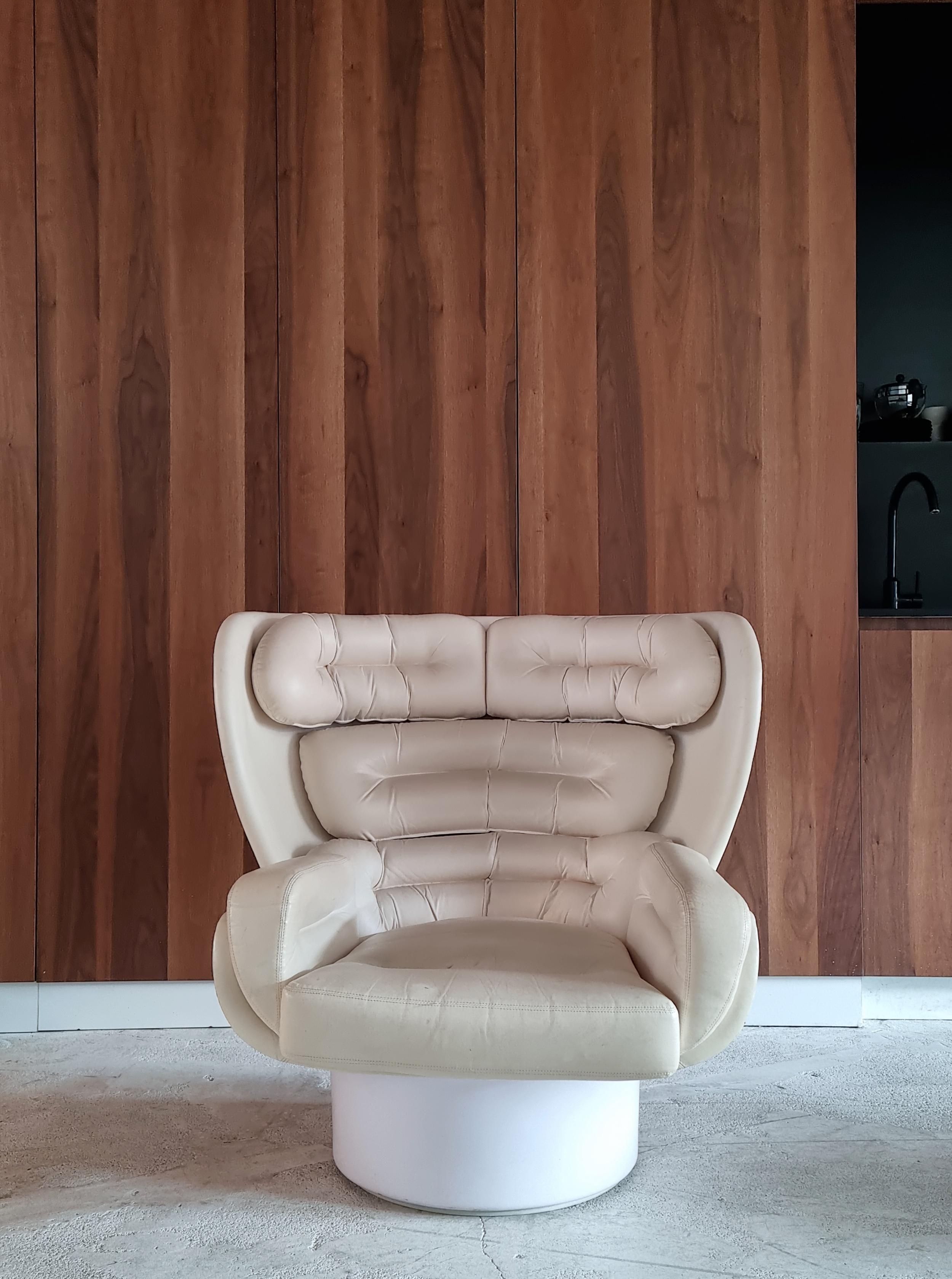 Mid-Century Modern Joe Colombo ‘Elda’ Lounge Chair in White Leather and White Fiberglass