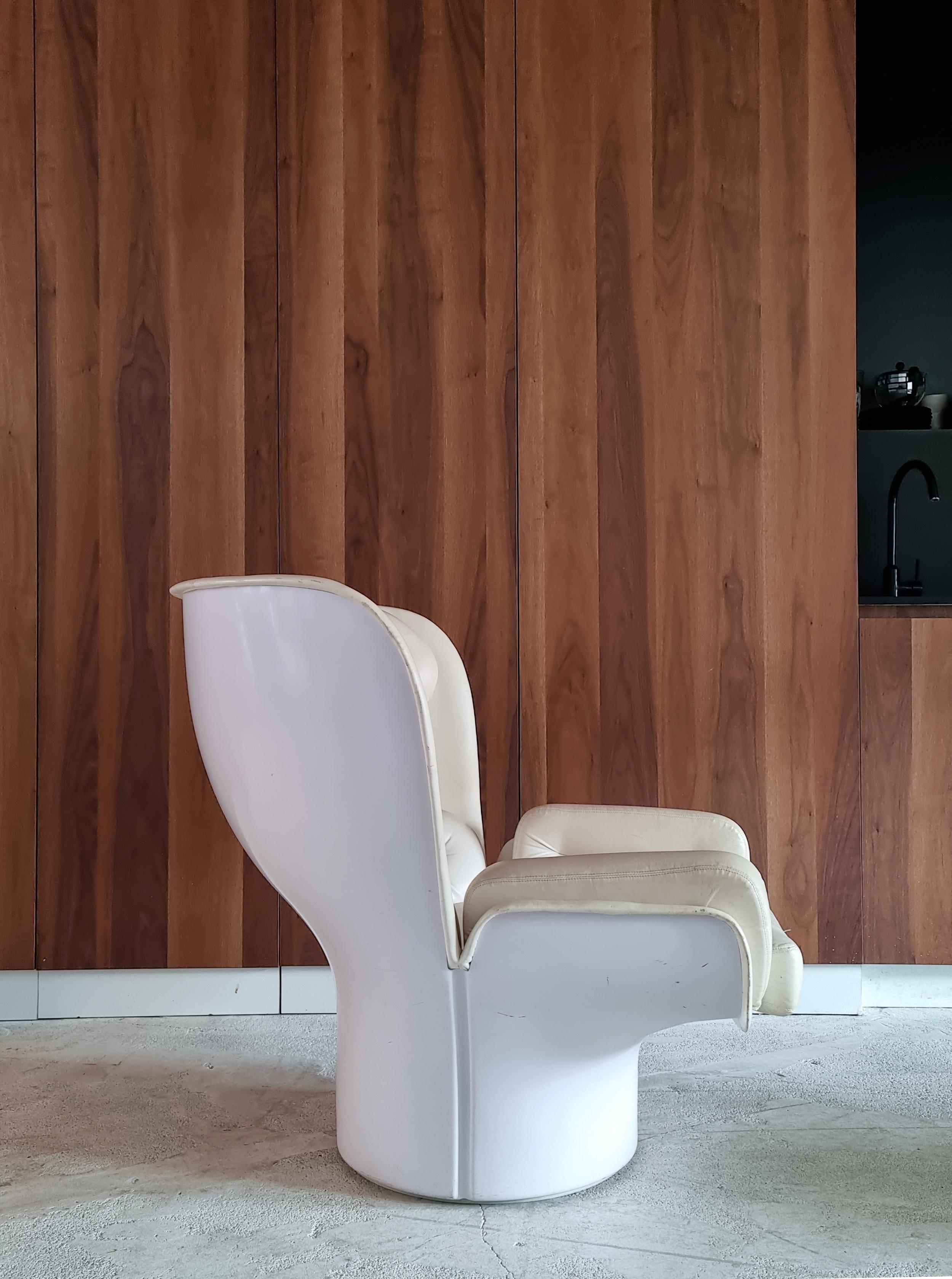 Italian Joe Colombo ‘Elda’ Lounge Chair in White Leather and White Fiberglass