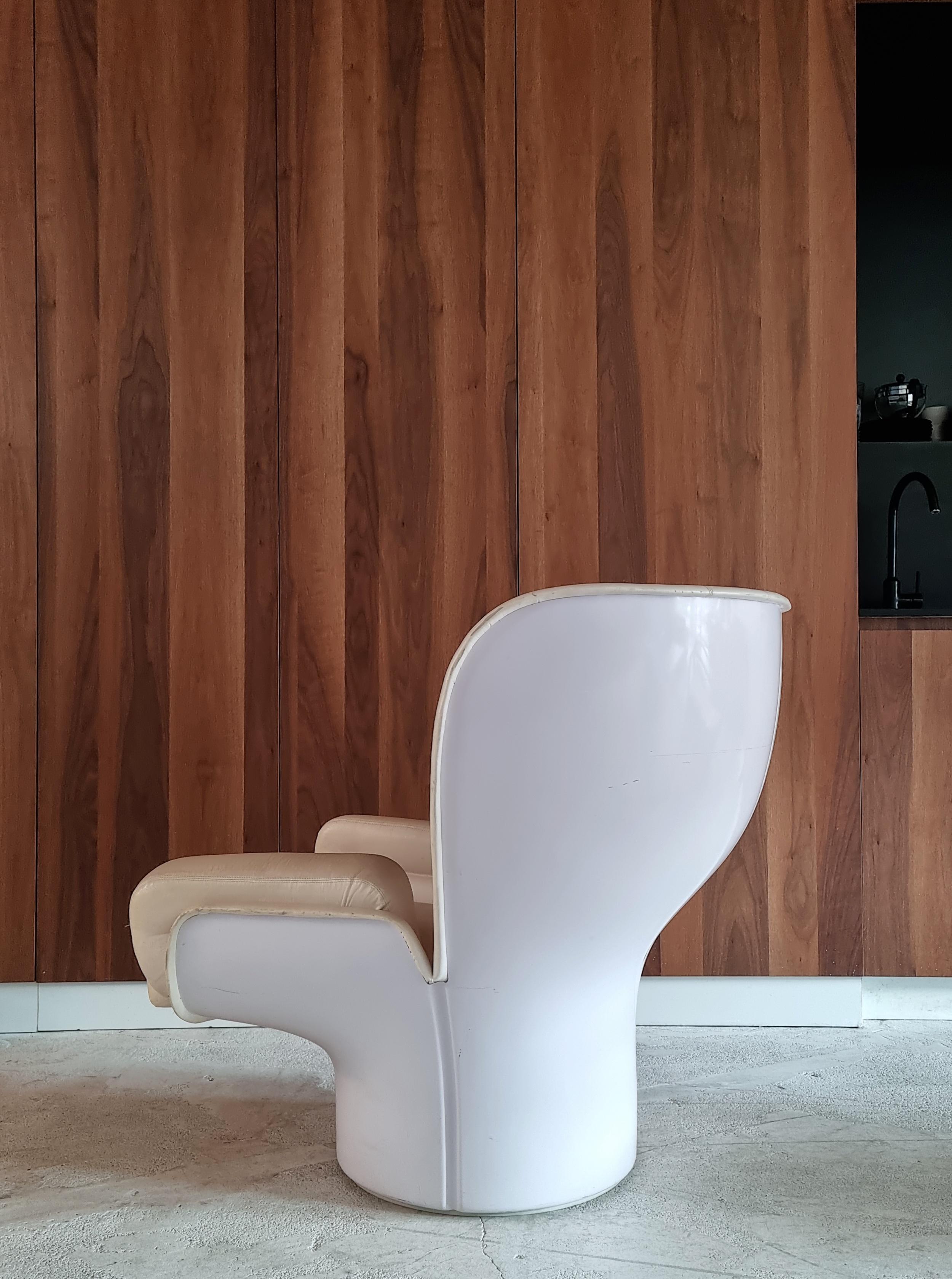 Joe Colombo ‘Elda’ Lounge Chair in White Leather and White Fiberglass 1