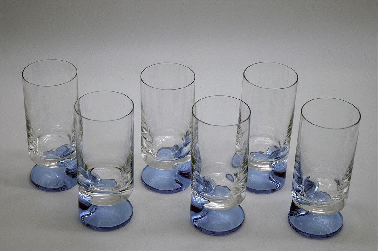 Rare set of six two-color glasses designed by Joe Colombo for Arnolfo di Cambio 1960s.
In hand blown and hand finished crystal and alexandrite crystal foot that changes color according to the light dsl pink to blue.
In excellent condition.