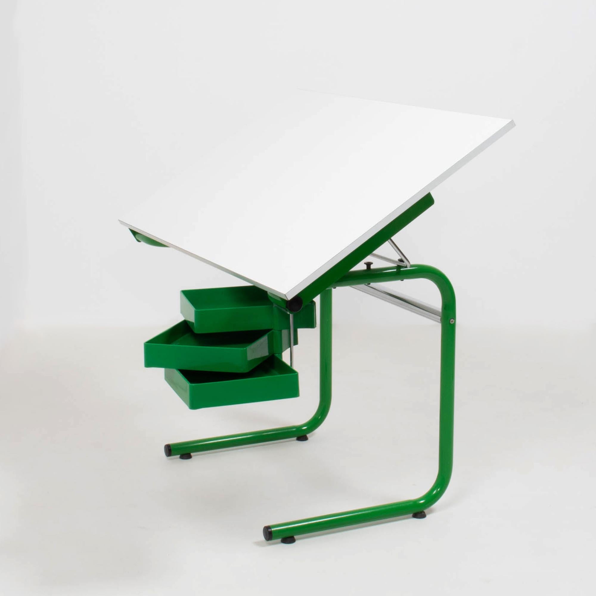 A fantastically versatile piece, this Joe Colombo designed desk for Bieffeplast, combines practicality with bold design.

Featuring a white laminate table top, the desk has a curved tubular metal structure in a bright green finish.

The table top