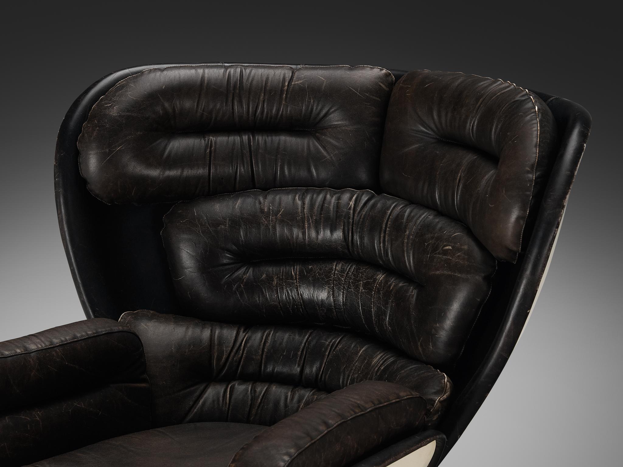 Joe Colombo for Comfort Lounge Chair 'Elda' en cuir Brown et fibre de verre  Bon état - En vente à Waalwijk, NL