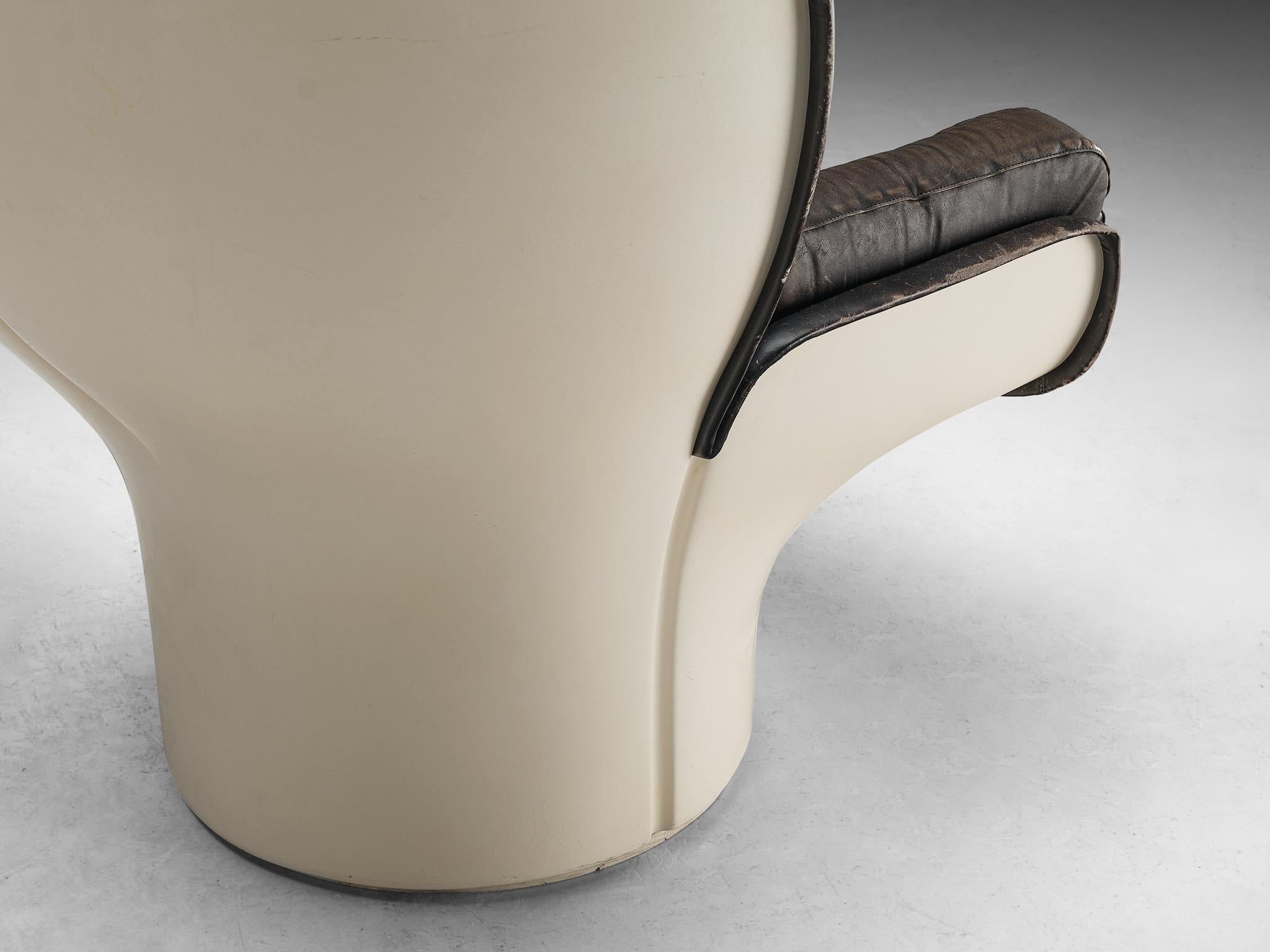 Cuir Joe Colombo for Comfort Lounge Chair 'Elda' en cuir Brown et fibre de verre  en vente