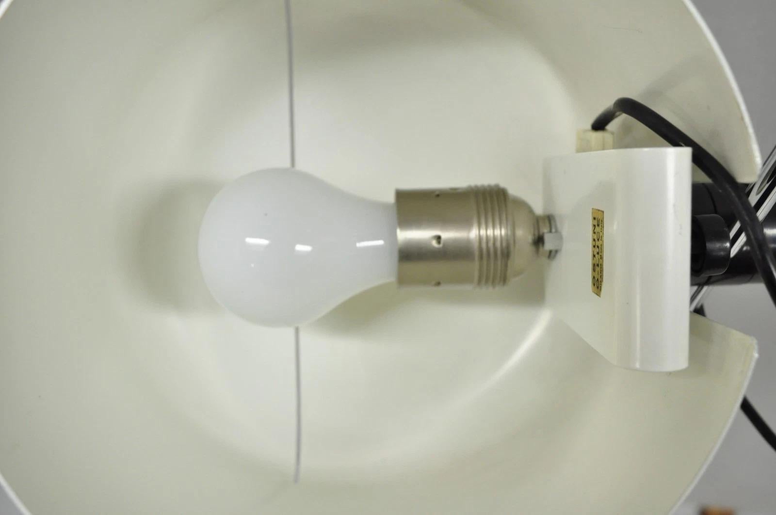 Joe Colombo per Oluce Italy Lampada da terra moderna di metà secolo a coppia con cedro bianco in vendita 5