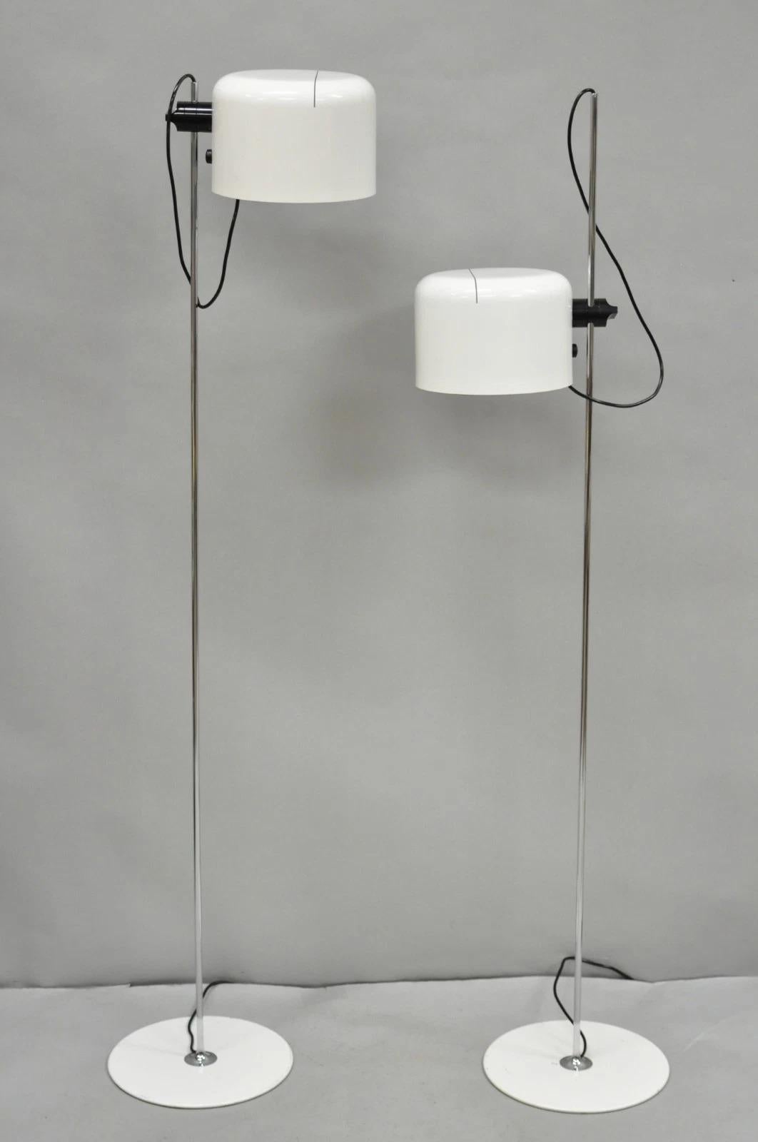 Joe Colombo per Oluce Italy Lampada da terra moderna di metà secolo a coppia con cedro bianco in vendita 9