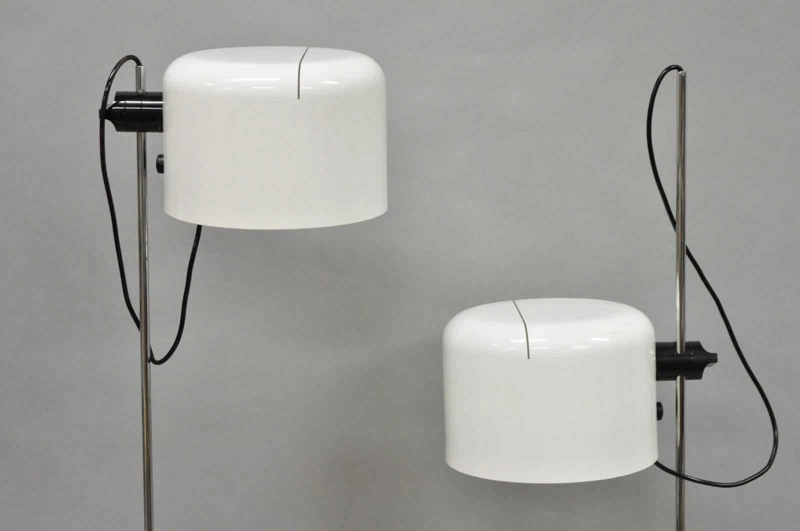 Joe Colombo per Oluce Italy Lampada da terra moderna di metà secolo a coppia con cedro bianco in vendita 10