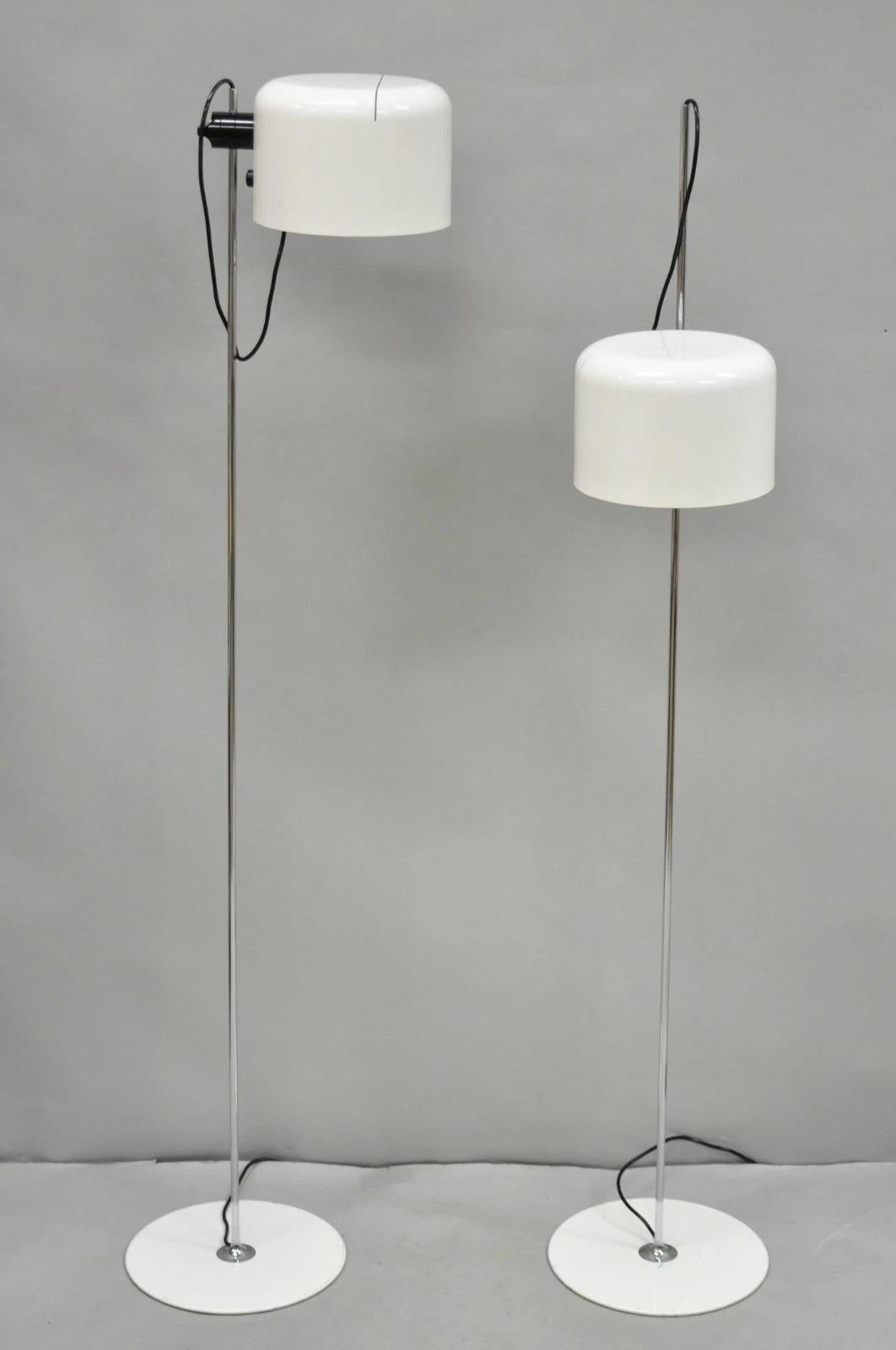 Joe Colombo per Oluce Italy Lampada da terra moderna di metà secolo a coppia con cedro bianco in vendita 12