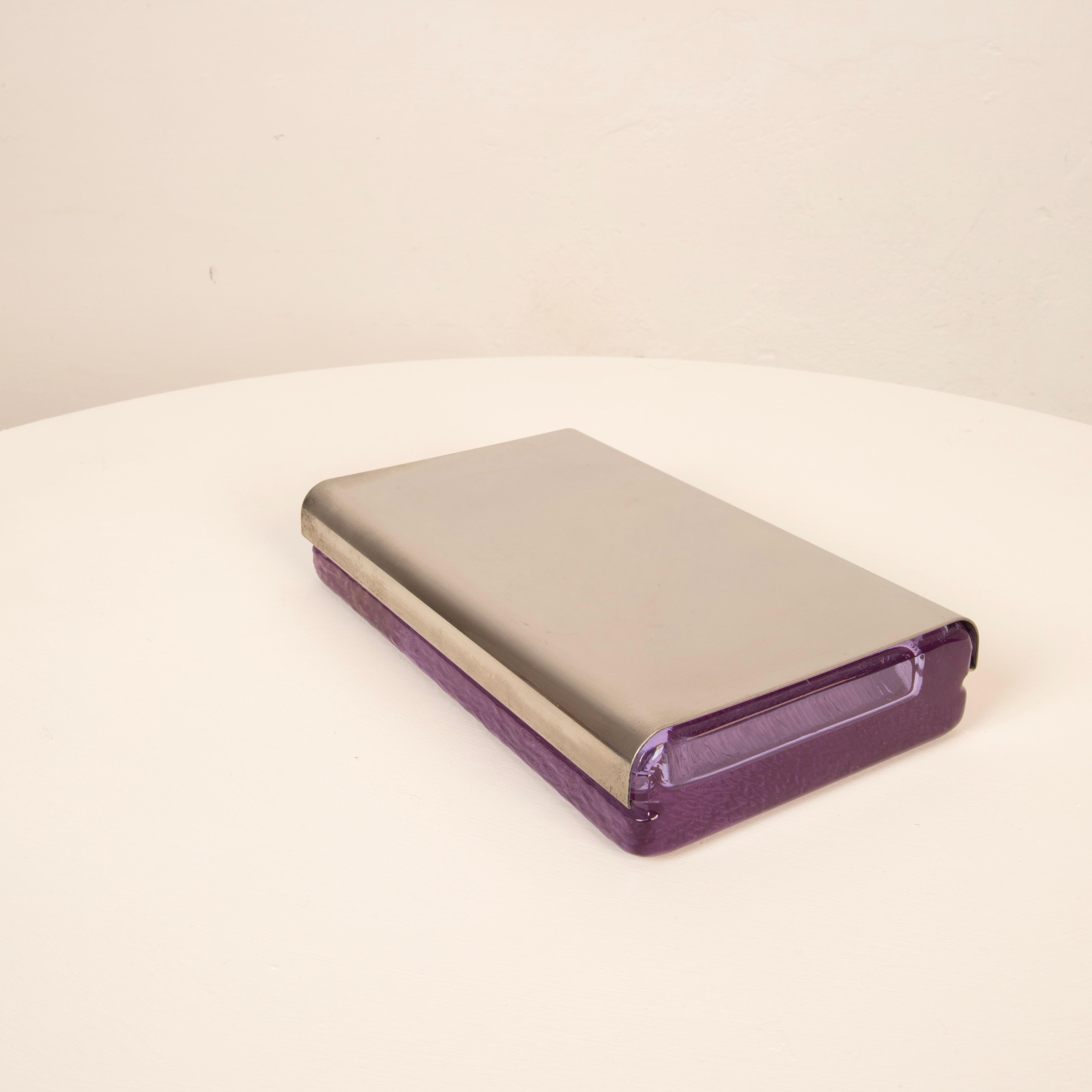 Conçue par Joe Colombo et produite par Arnolfo di Cambio au début des années 1970, la boîte 