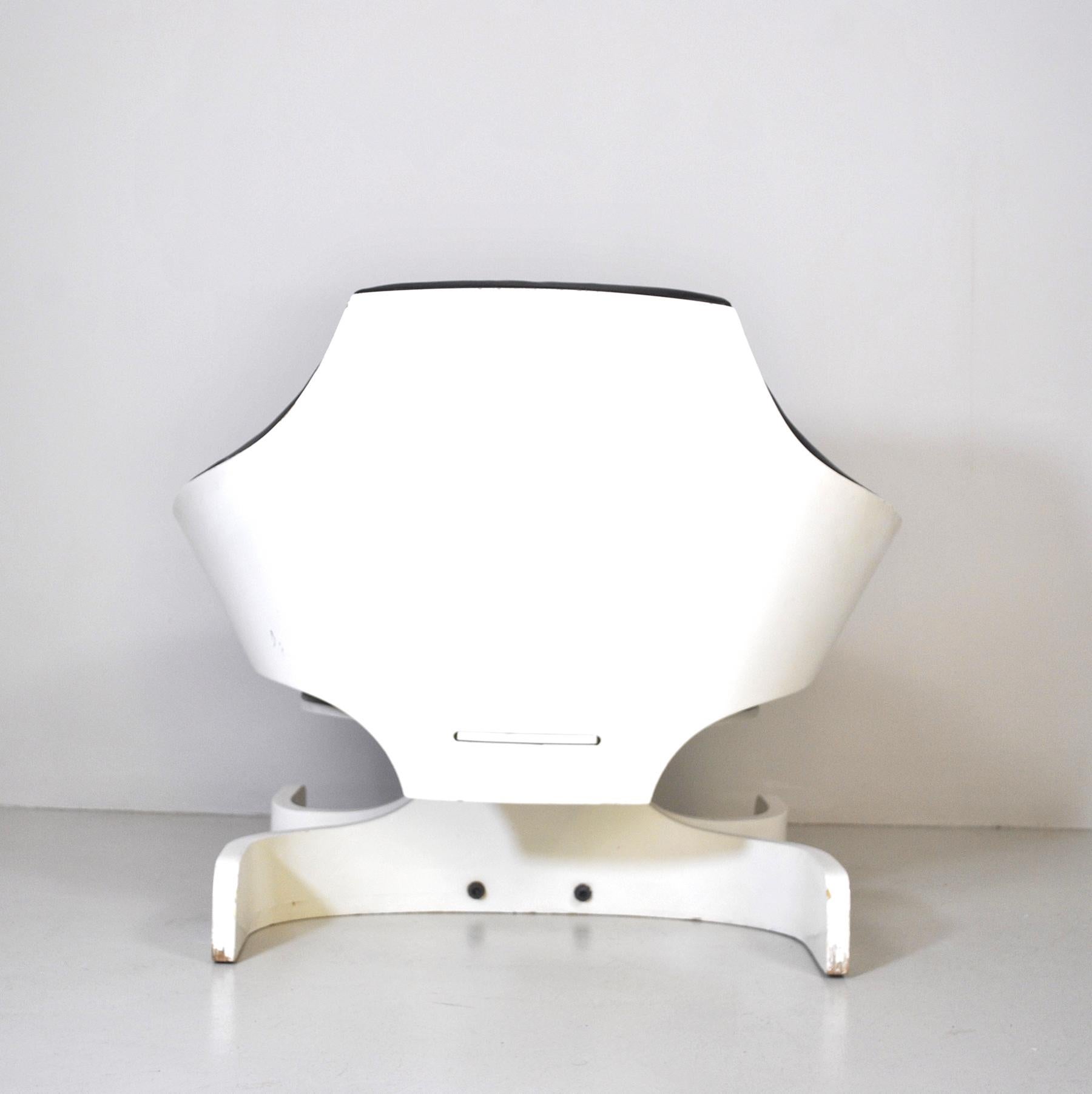 Wonderful set of three lounge chair Sella 1001 model in curved wood for Produzione Confort, Italy. The armchairs are in very good condition. Very rare and hardly in a set of three.