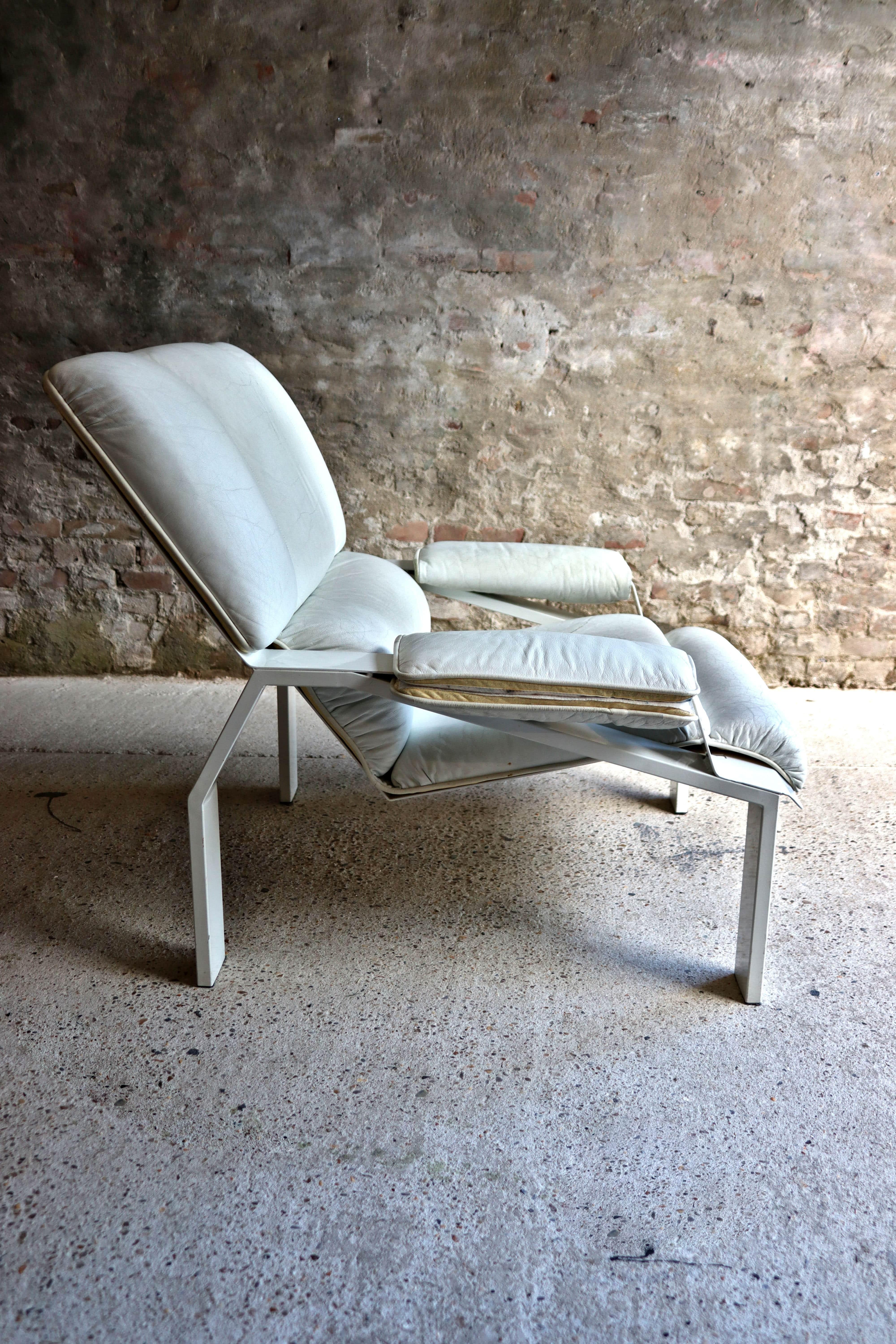 Joe Colombo – LEM chair – White Leather – Bieffeplast – Italy – 1960s For Sale 5