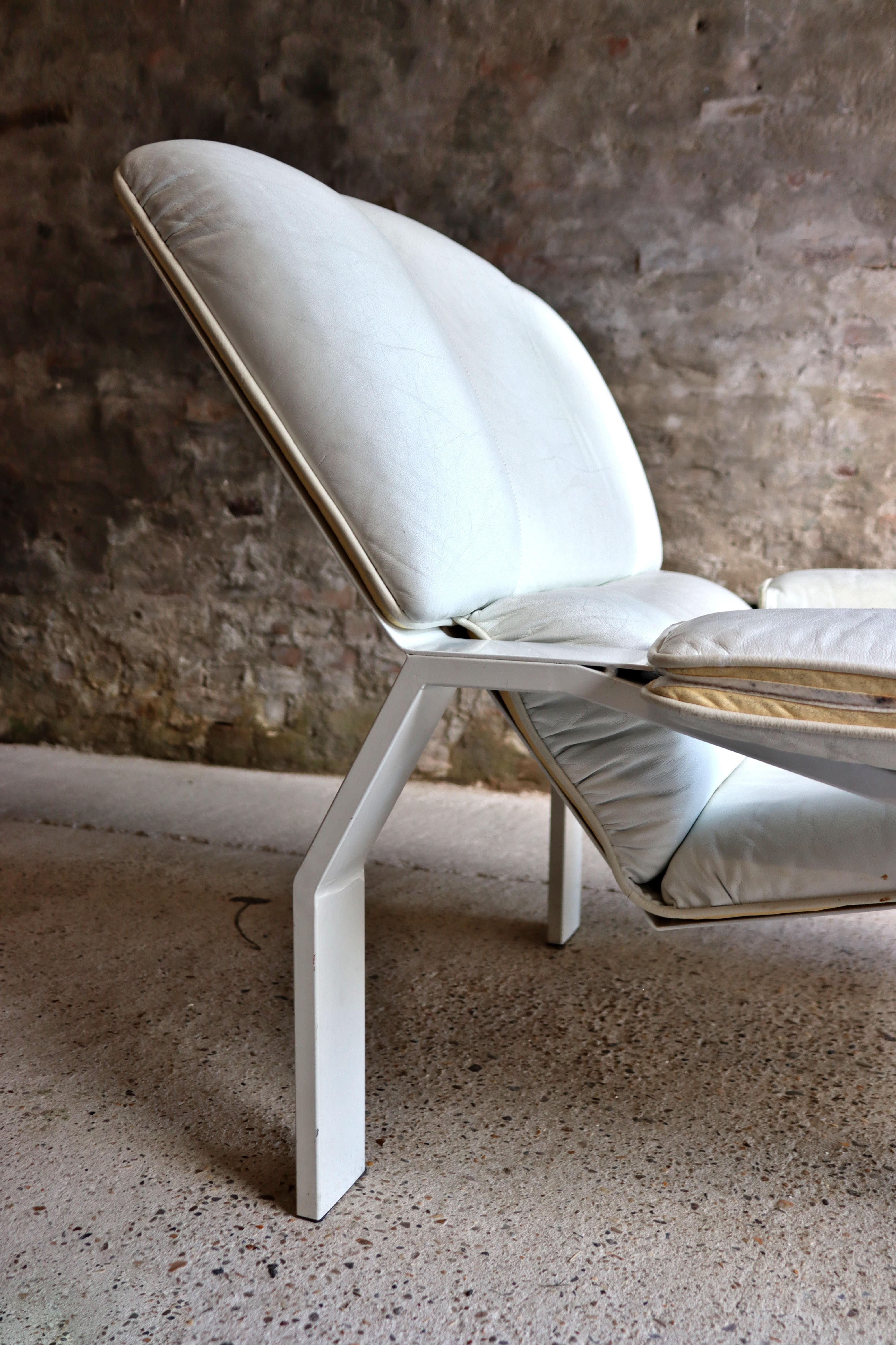 Joe Colombo – LEM chair – White Leather – Bieffeplast – Italy – 1960s For Sale 6