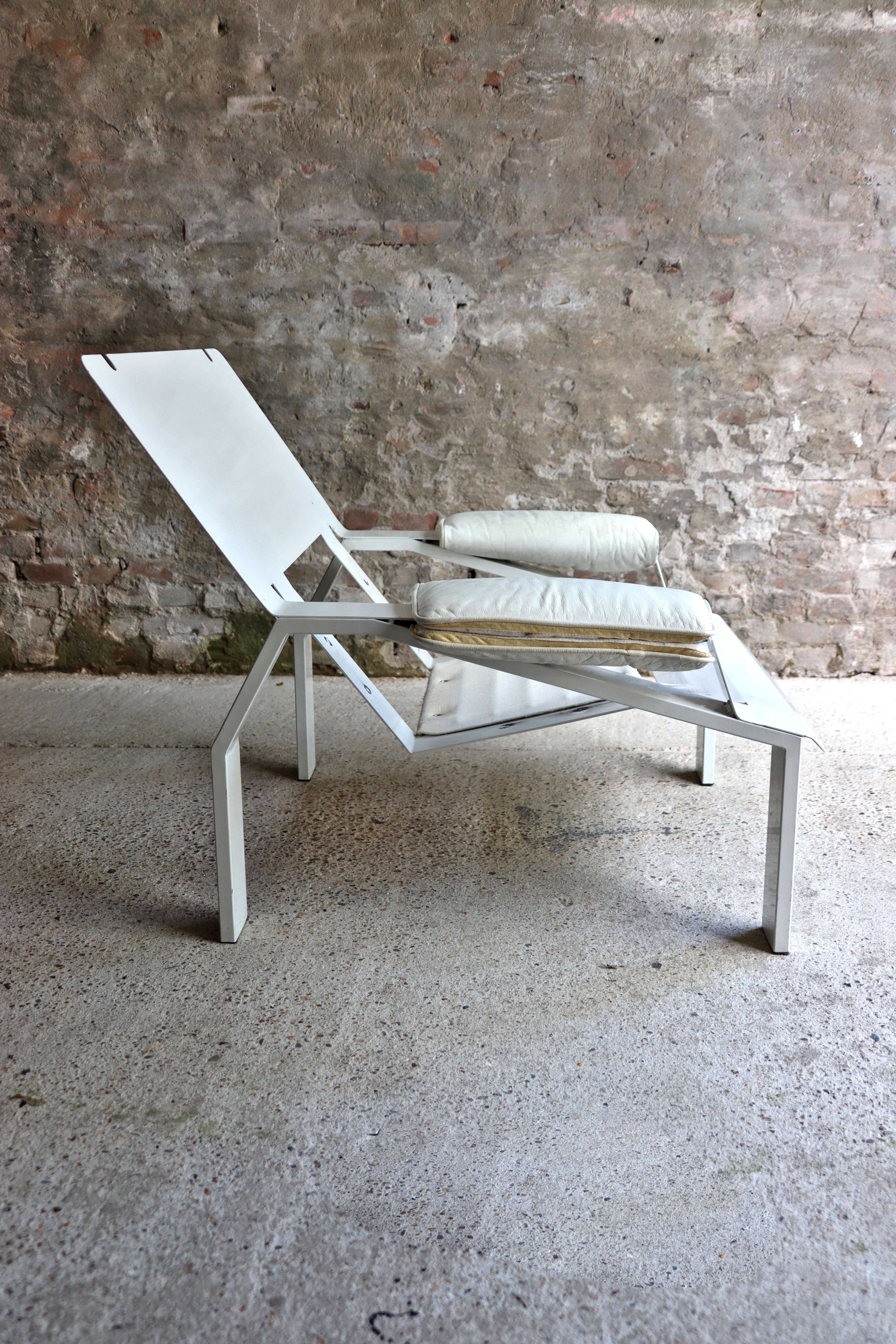 Joe Colombo – LEM chair – White Leather – Bieffeplast – Italy – 1960s For Sale 13