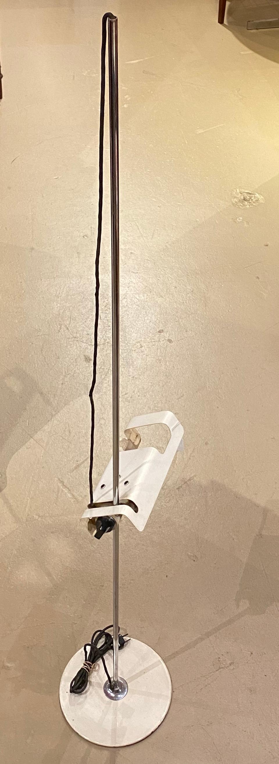 Joe Colombo Mid Century Adjustable Metal Spider Floor Lamp in White for Oluce For Sale 2