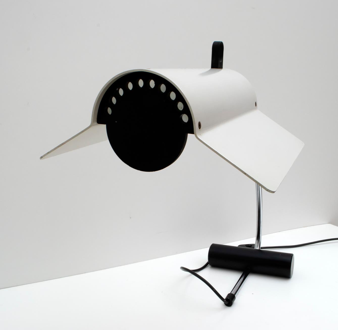 Lampe de table italienne moderne du milieu du siècle Joe Colombo:: années 1960 en vente 4