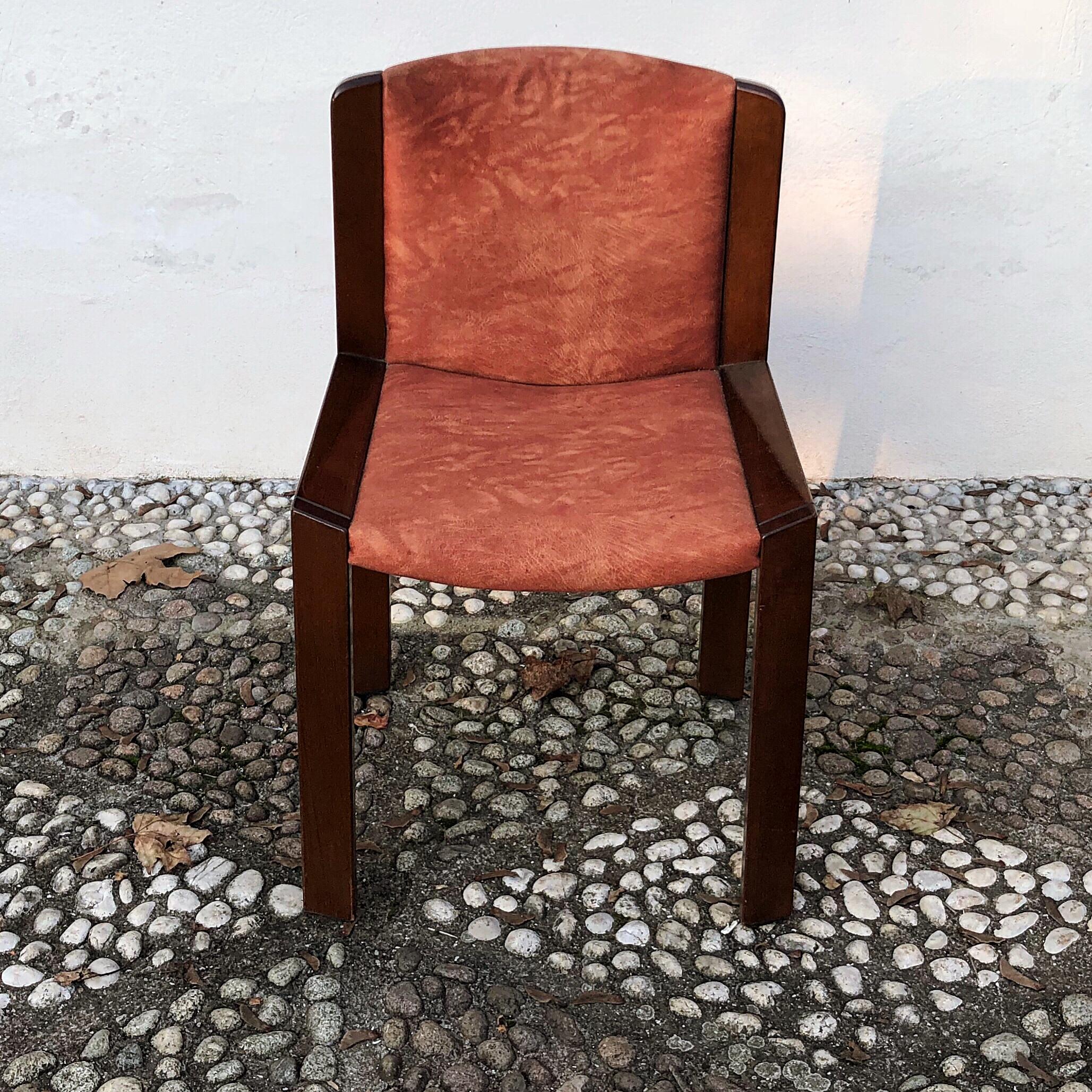 Joe Colombo Midcentury Walnut Model 300 Dining Chair for Pozzi, 1966, Set of 4 7