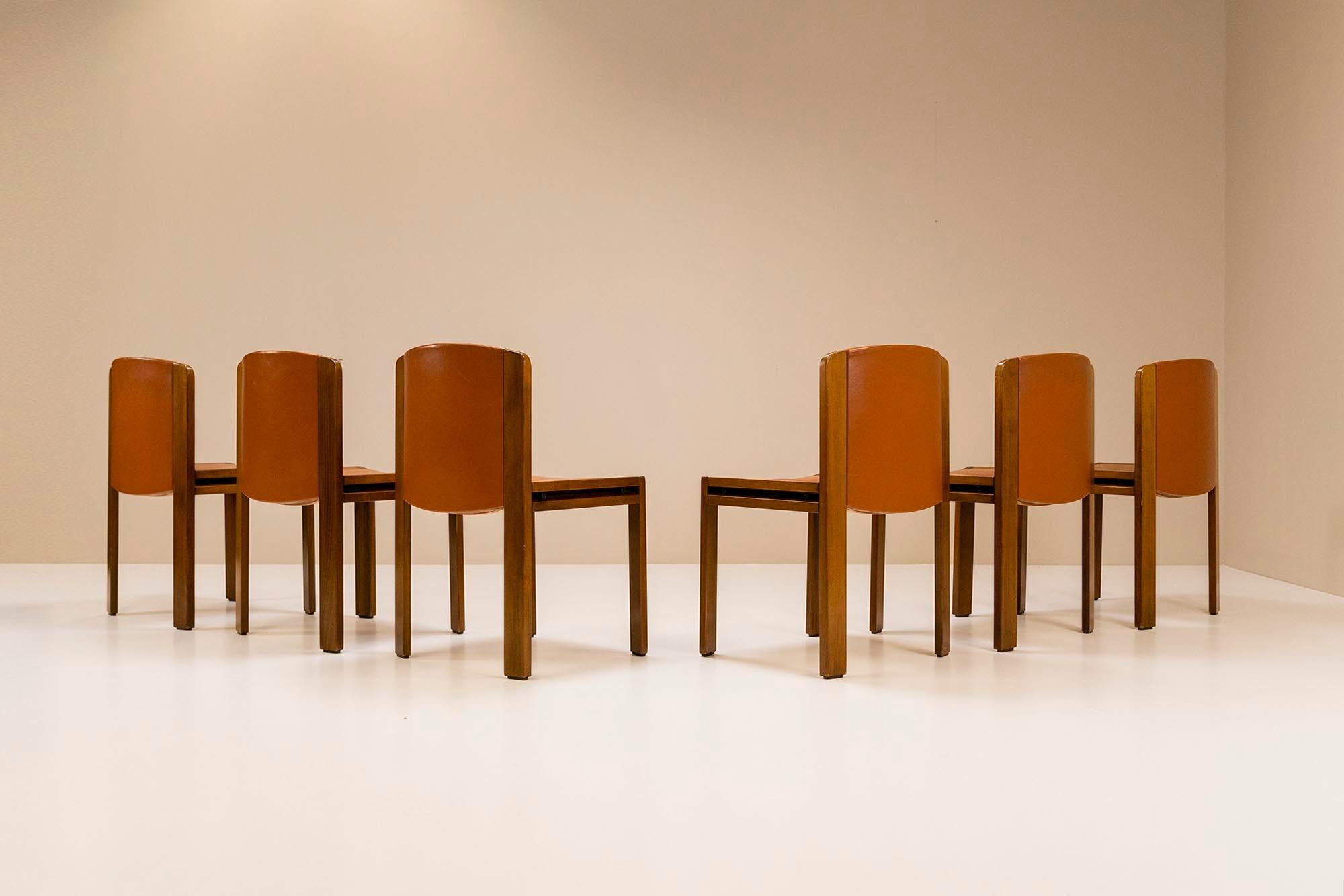 Mid-Century Modern Joe Colombo 'Model 300' Dining Chairs in Oak and Leather for Pozzi, Italy 1965 For Sale