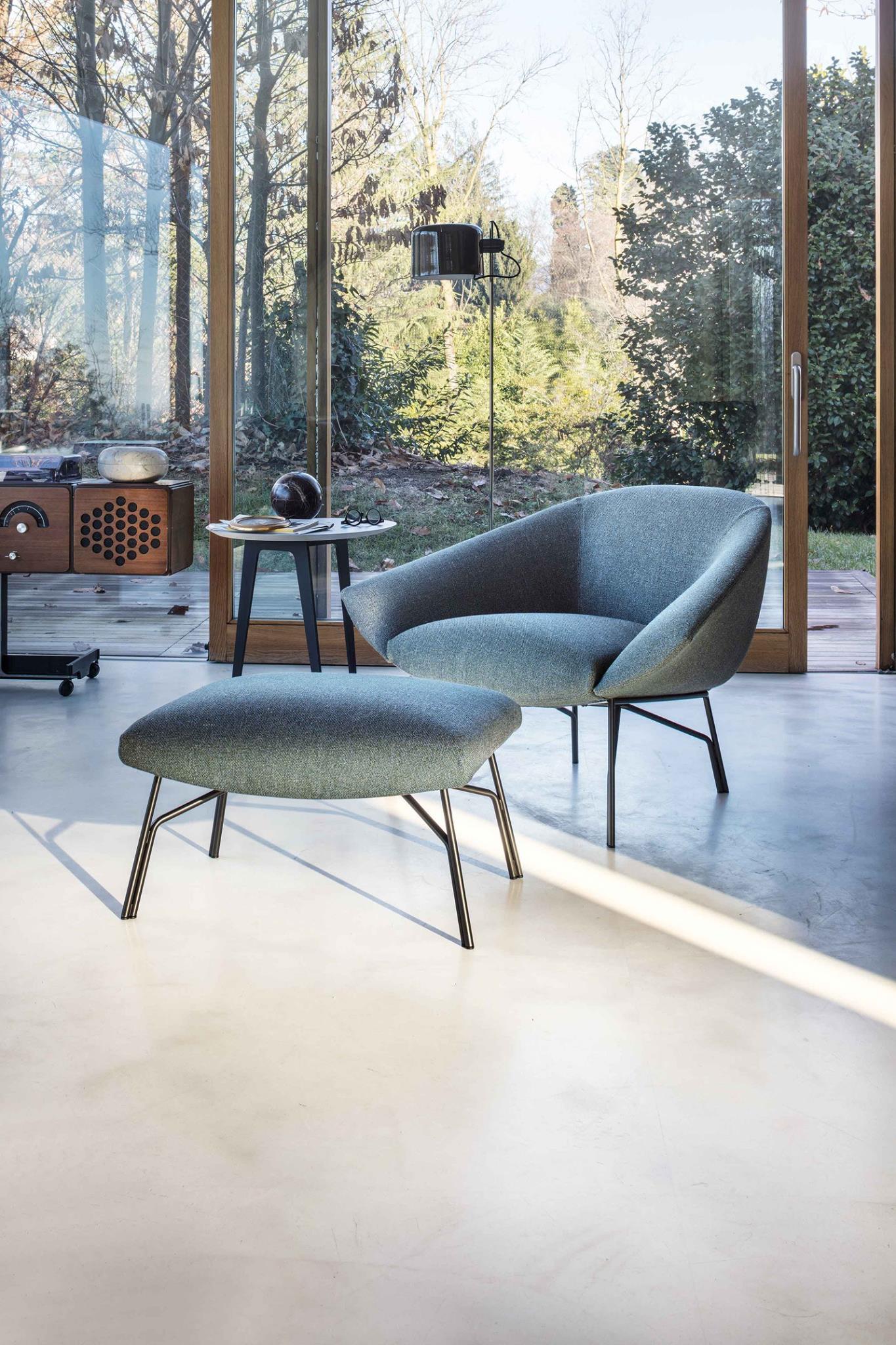 XXIe siècle et contemporain Joe Colombo Modèle #3321 Lampadaire 'Coupé' en noir pour Oluce en vente