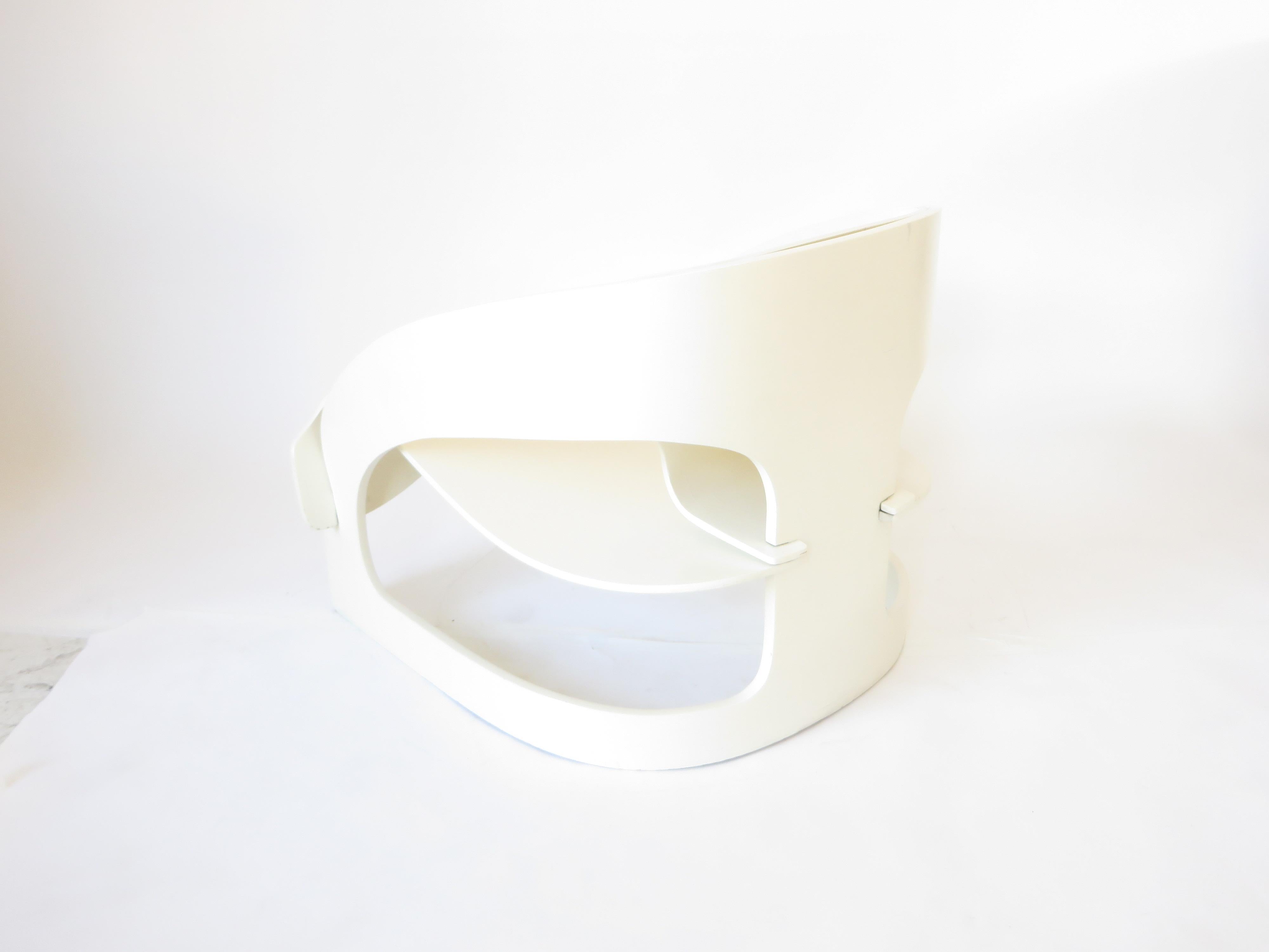 Joe Colombo Model 4801 White Lacquered Plywood Chair Kartell, 1965 2