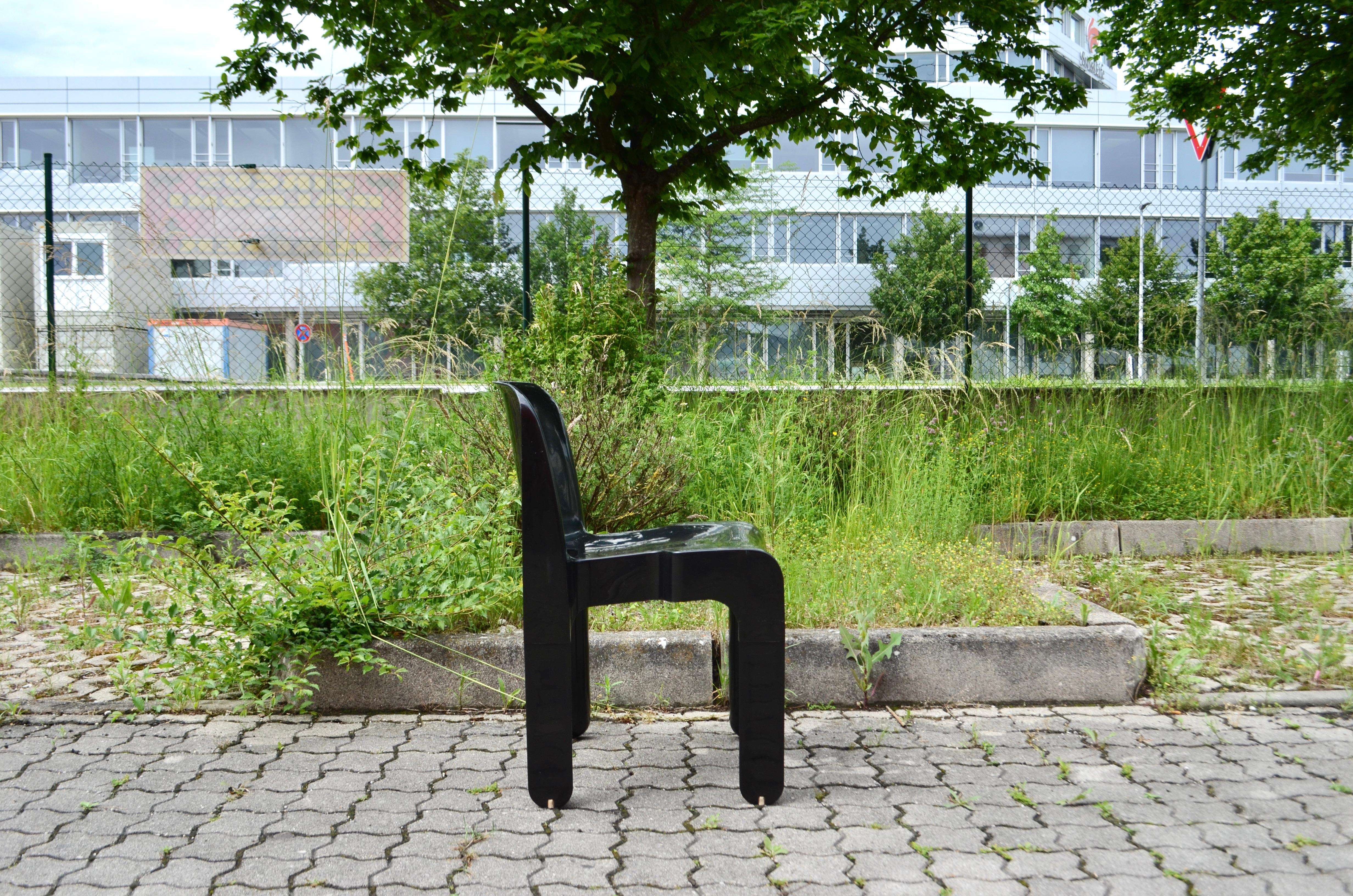 Joe Colombo modèle 4867 Universale pour Kartell lot de 3 chaises de salle à manger en vente 1