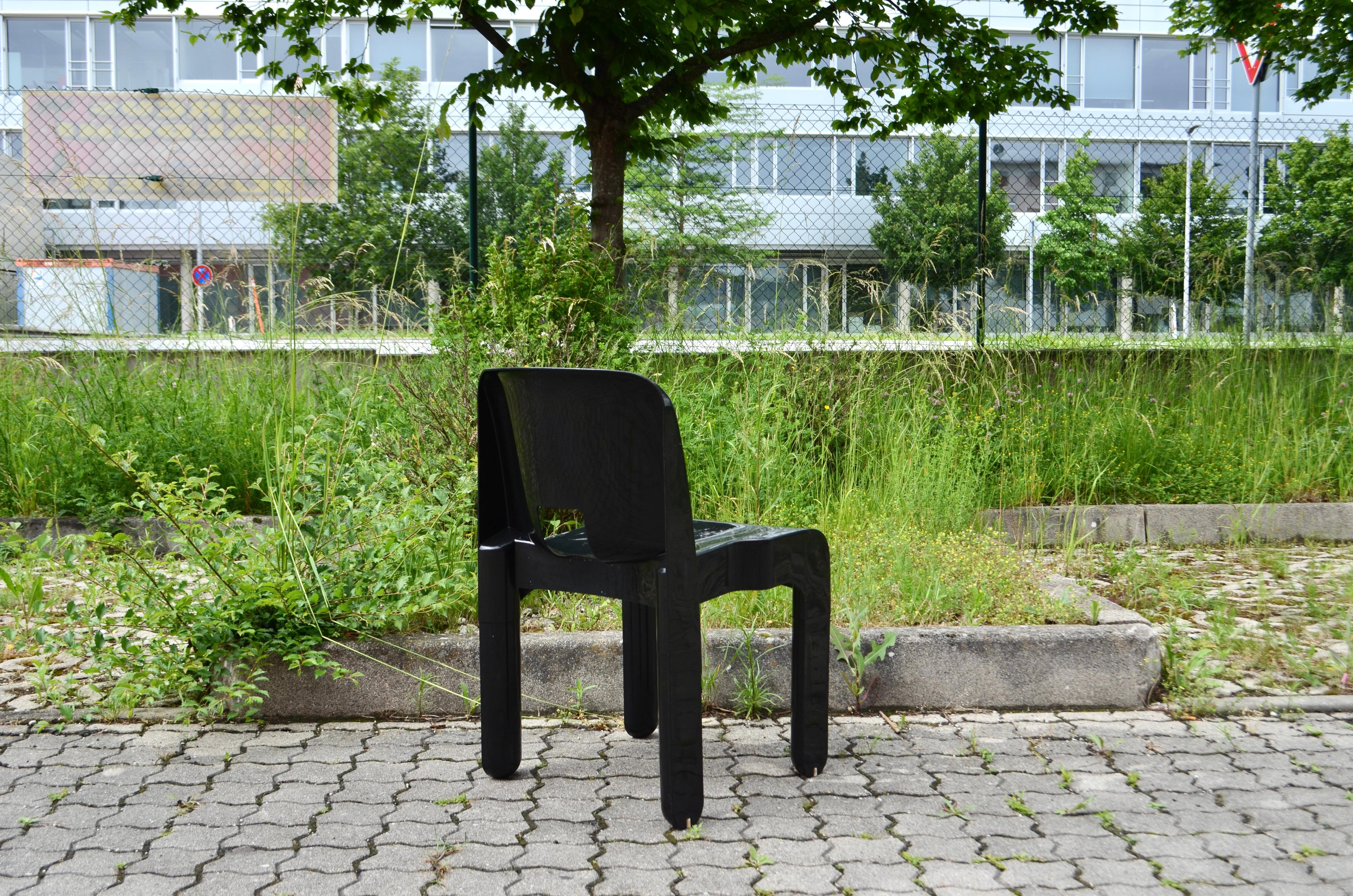 Joe Colombo modèle 4867 Universale pour Kartell lot de 3 chaises de salle à manger en vente 2