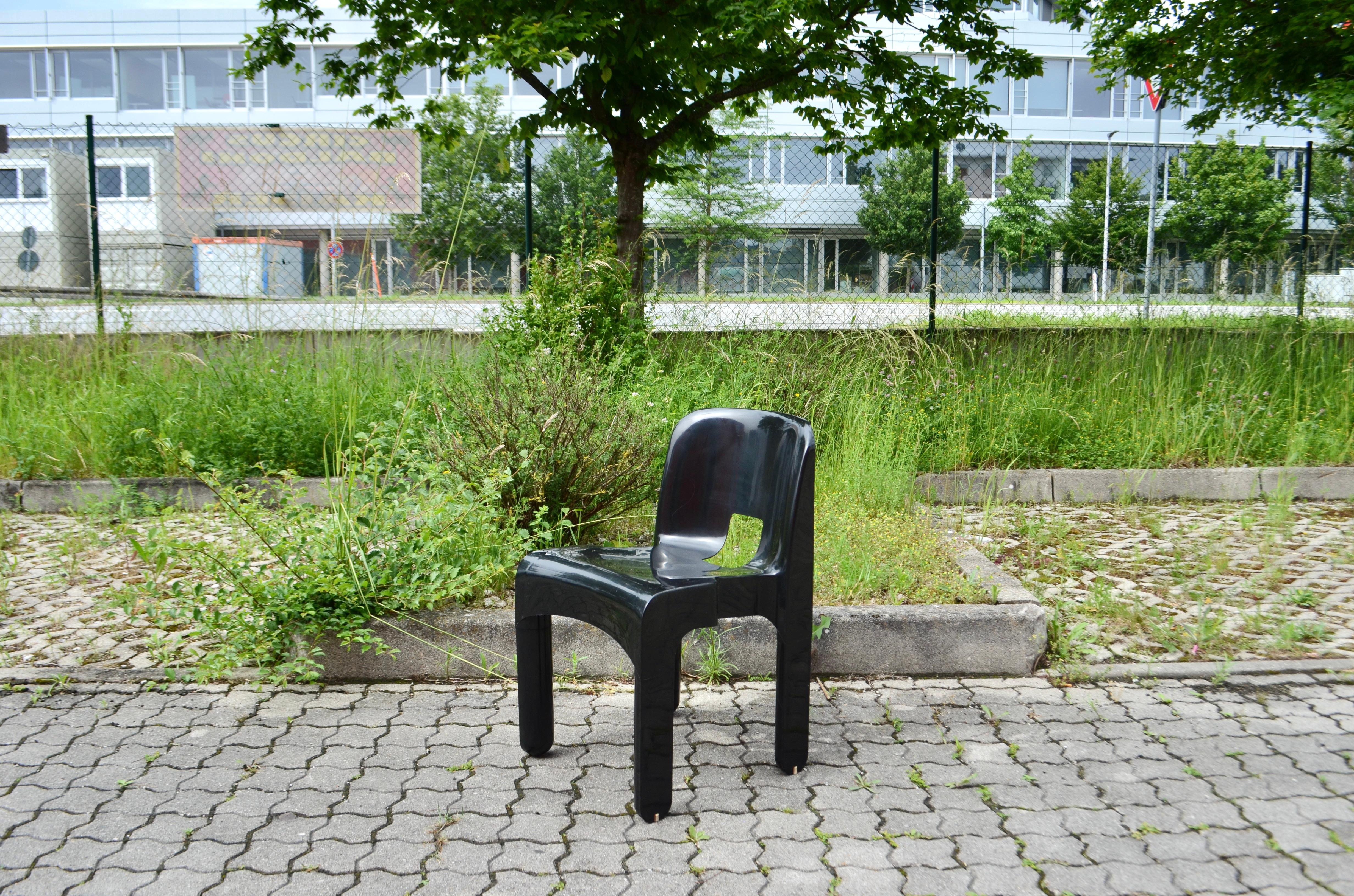 Joe Colombo modèle 4867 Universale pour Kartell lot de 3 chaises de salle à manger en vente 3