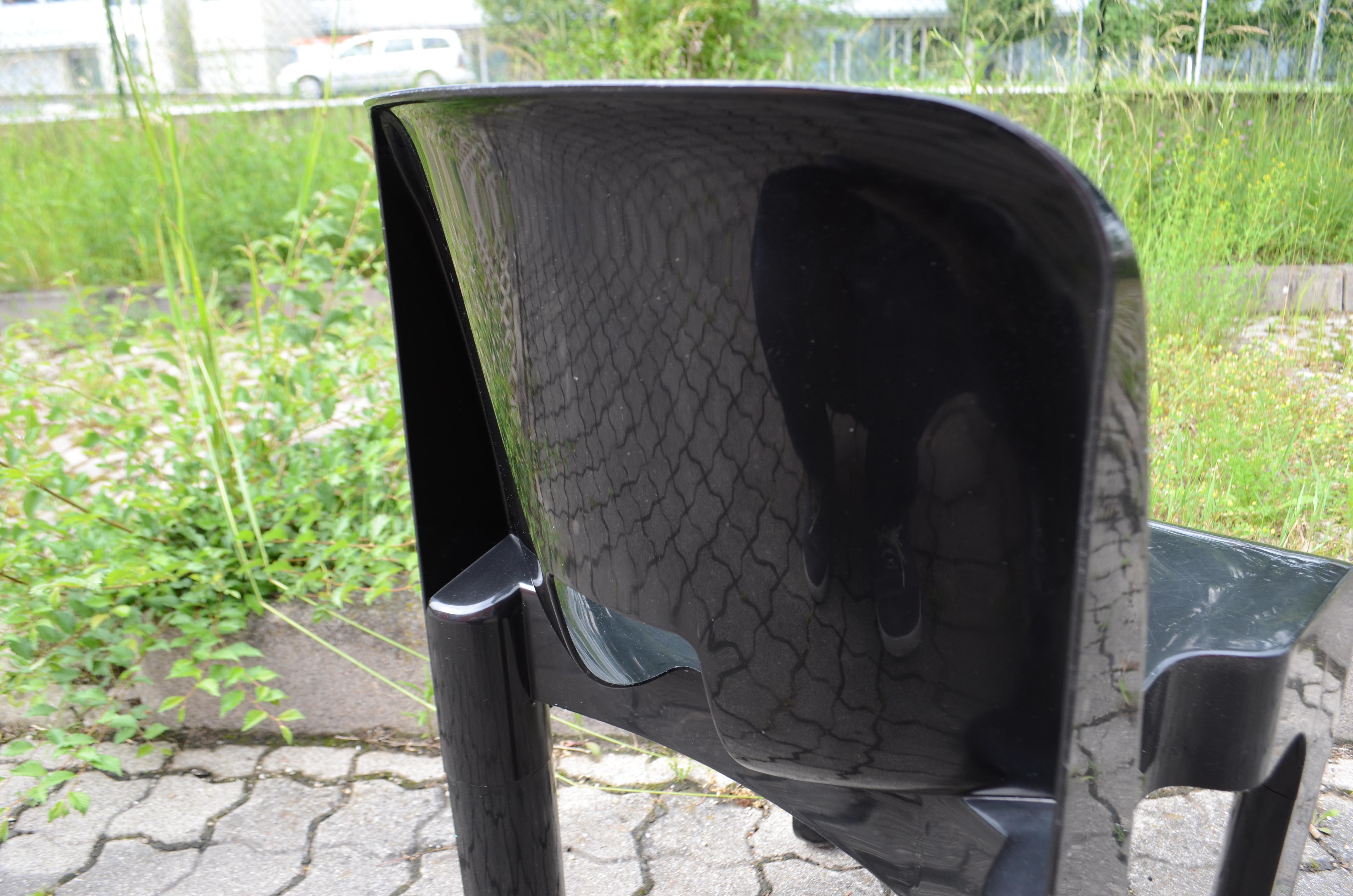 Joe Colombo modèle 4867 Universale pour Kartell lot de 3 chaises de salle à manger en vente 4