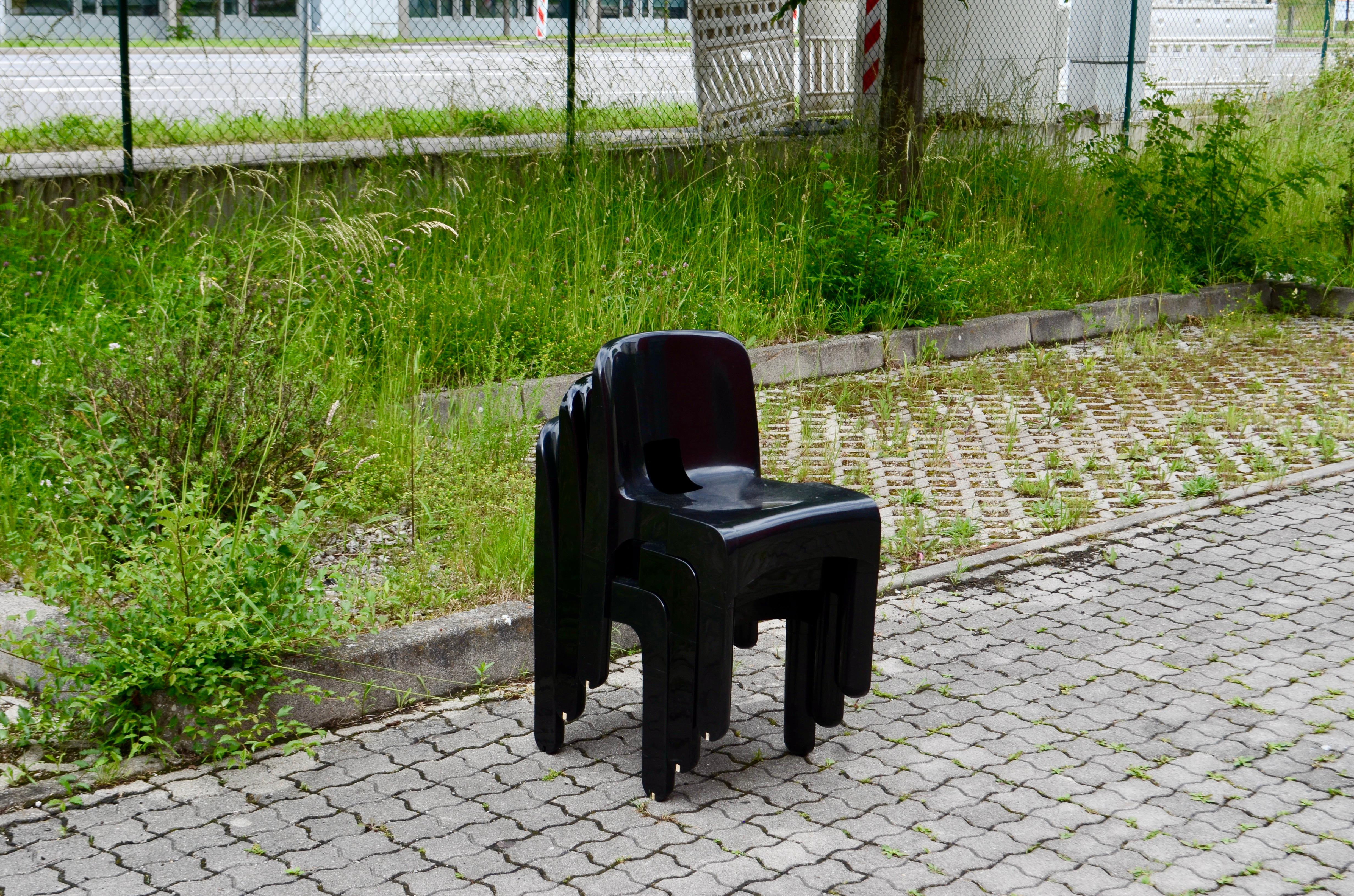 Joe Colombo modèle 4867 Universale pour Kartell lot de 3 chaises de salle à manger en vente 7