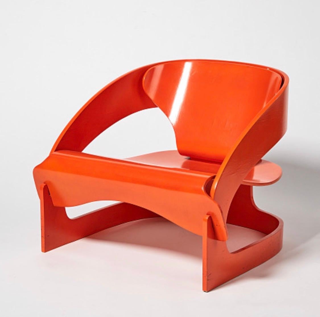 Iconic all original 4801 lounge chair by Joe Colombo for Kartell 1960s.

Excellent condition without chips to either the plywood nor the paint. 

Size: 59cm / 23.2